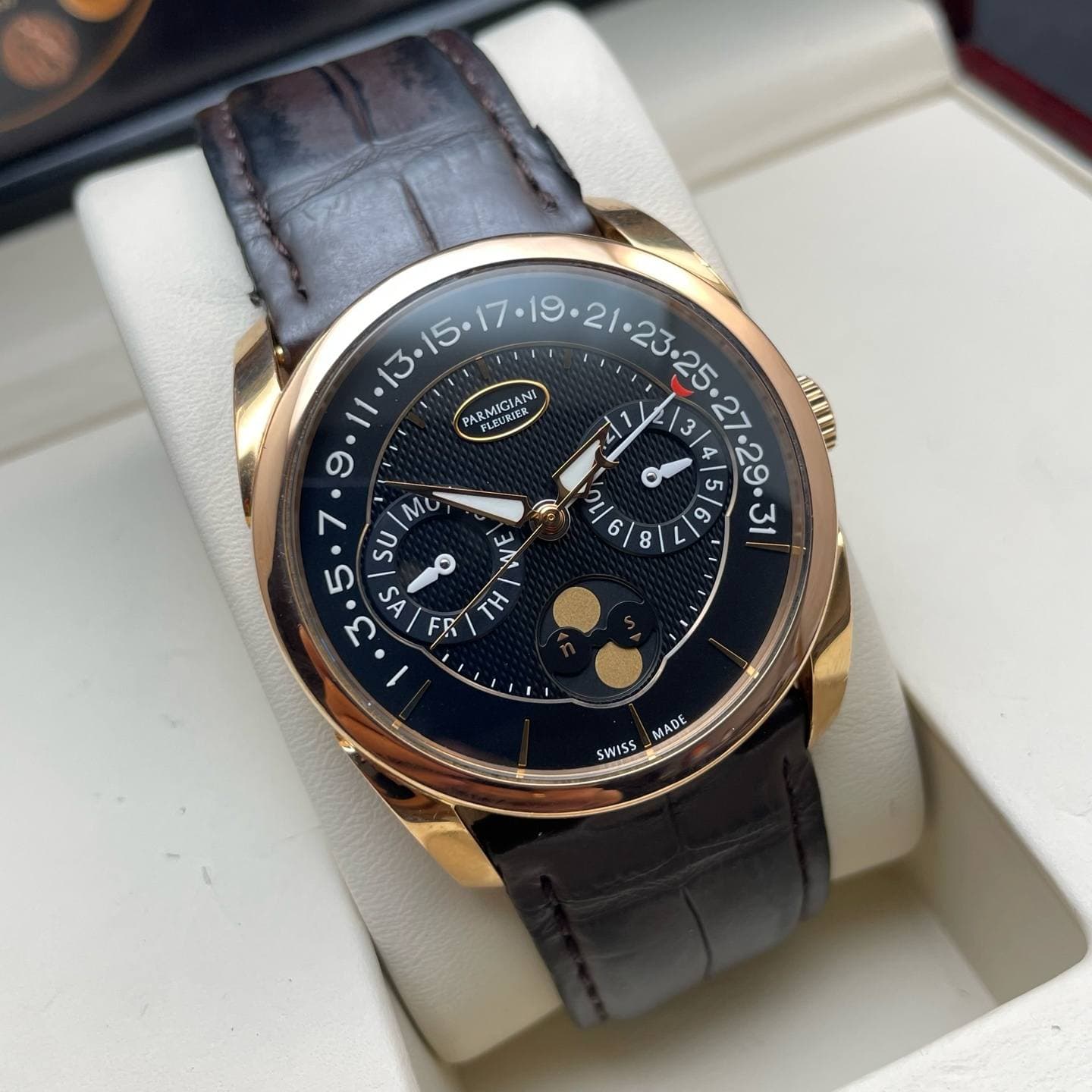 May be an image of wrist watch and text that says ' ARMICIAN ข ONCN aMEIm ၈ 6 M SU Θ นม 크성 H 3 3 AS FR 1! MADE SWISS'