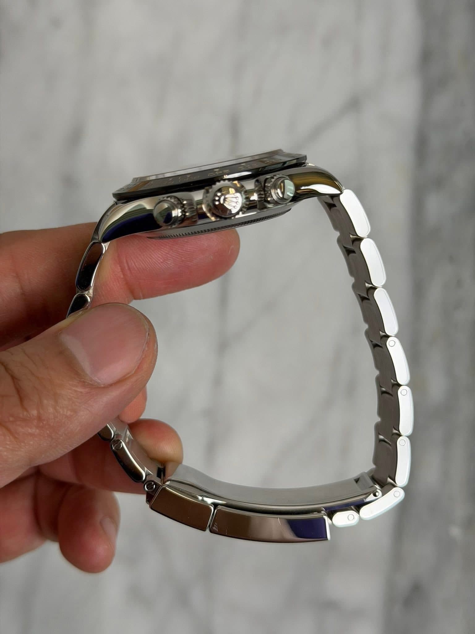 May be an image of digital watch