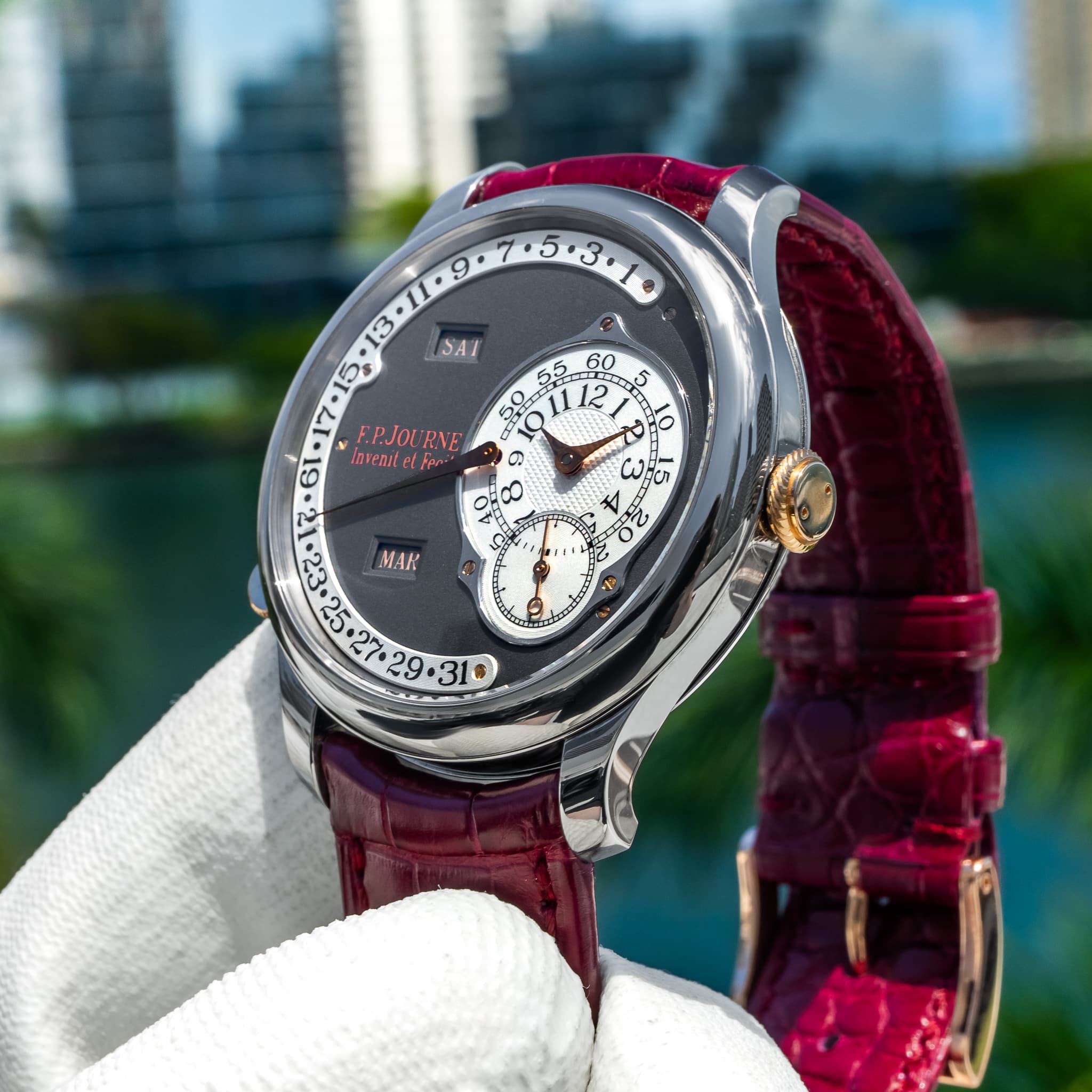 May be an image of wrist watch and text that says '9 53+1 3 5s SAI 60 12 So F.PJOURNE P.Jot E invenst invenstelFar san ဟ O C 1s MAR 61 ជ '