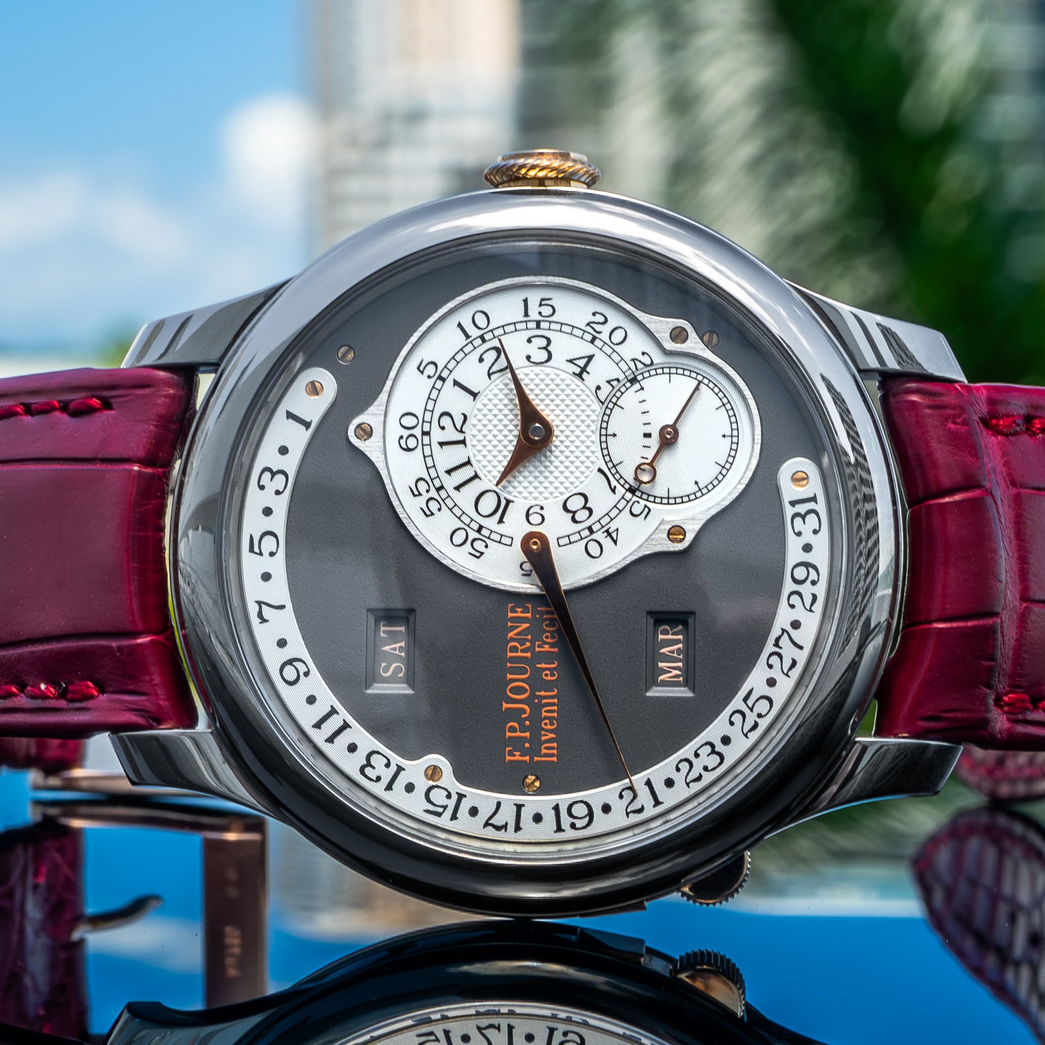 May be an image of wrist watch and text that says 'G 7 15 ၁ Ou2 O 6 12 C F.P.JOURNE el tte MAR Invenit 25 6 31 ل 9 SA SAT 11 13'