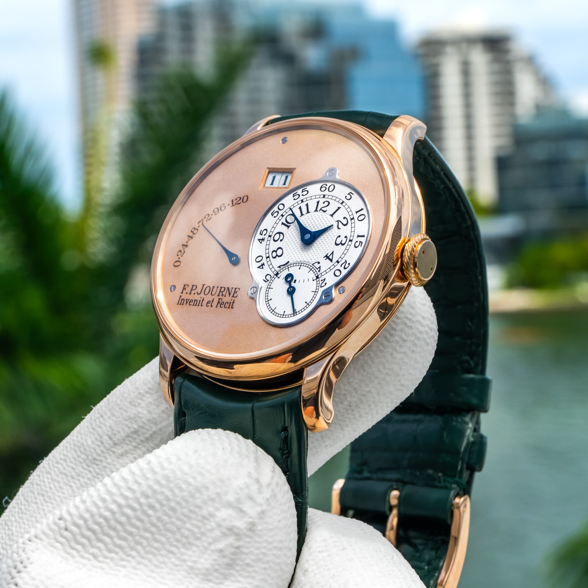 May be an image of wrist watch and text that says ' 二こ T ل プ 1 CO E 2 سم 0 F.PJOURNE C Infenit recrt'