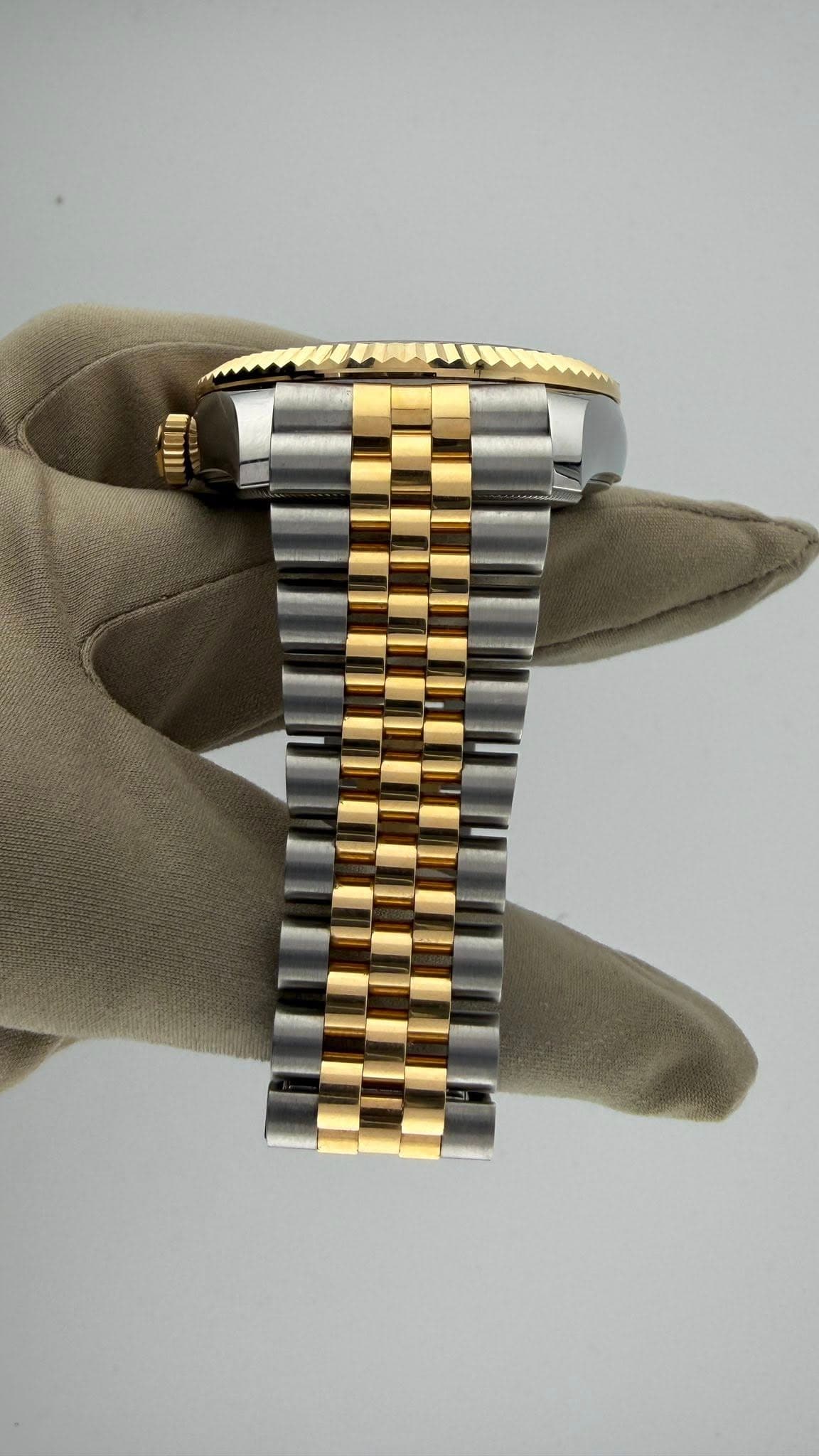 Rolex Sky-Dweller 42