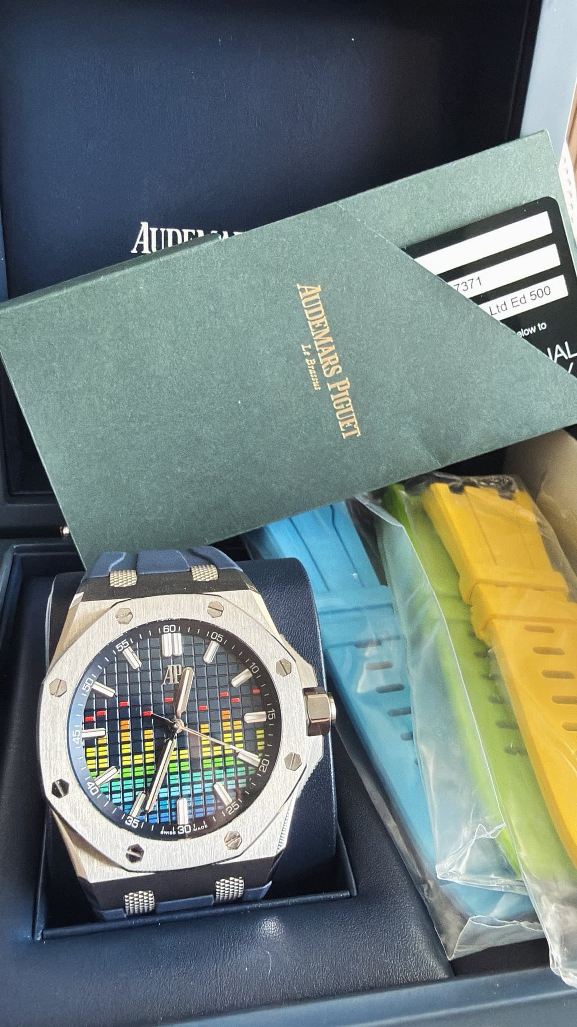 May be an image of wrist watch and text that says 'Aunr 371 Ltd Ed d 500 low to AUDEMARS L BлRAли2 PIGUET 60 05 F 35 用'