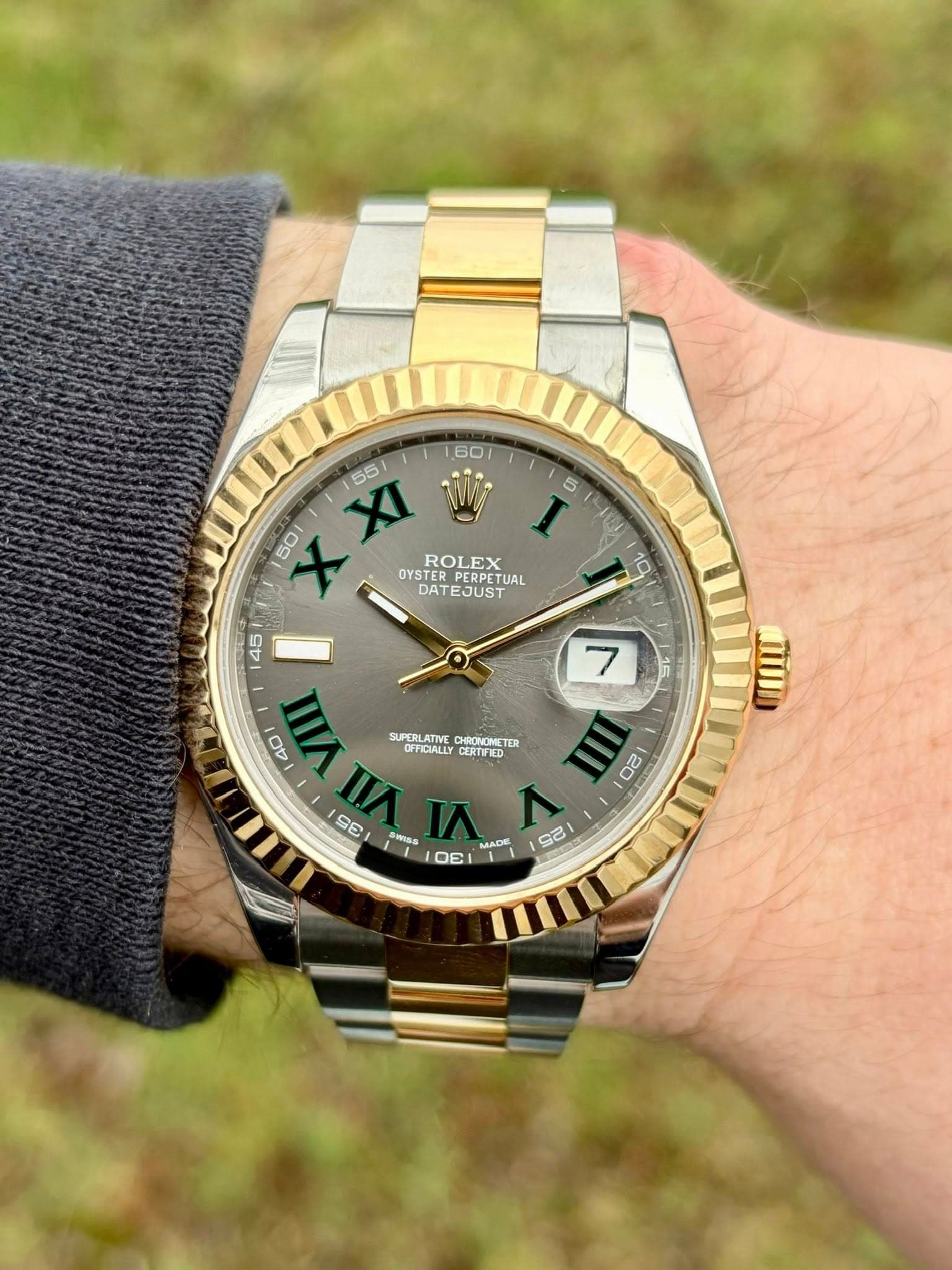 May be an image of wrist watch and text that says '5 I 一人 19 1,60 XXI 50 XI 55 ROLEX OYSTER DATEJUSTUAL হ PERPETI PETU TUAL AL PERPETU PETUA PET DATEJUST 45 7 50 سارت 40…