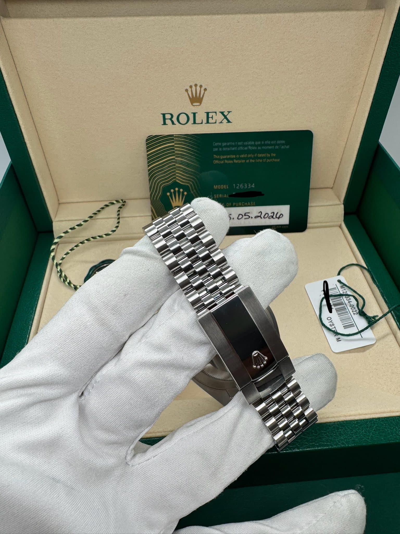 May be an image of wrist watch and text that says 'ROLEX S. 살 OYST'