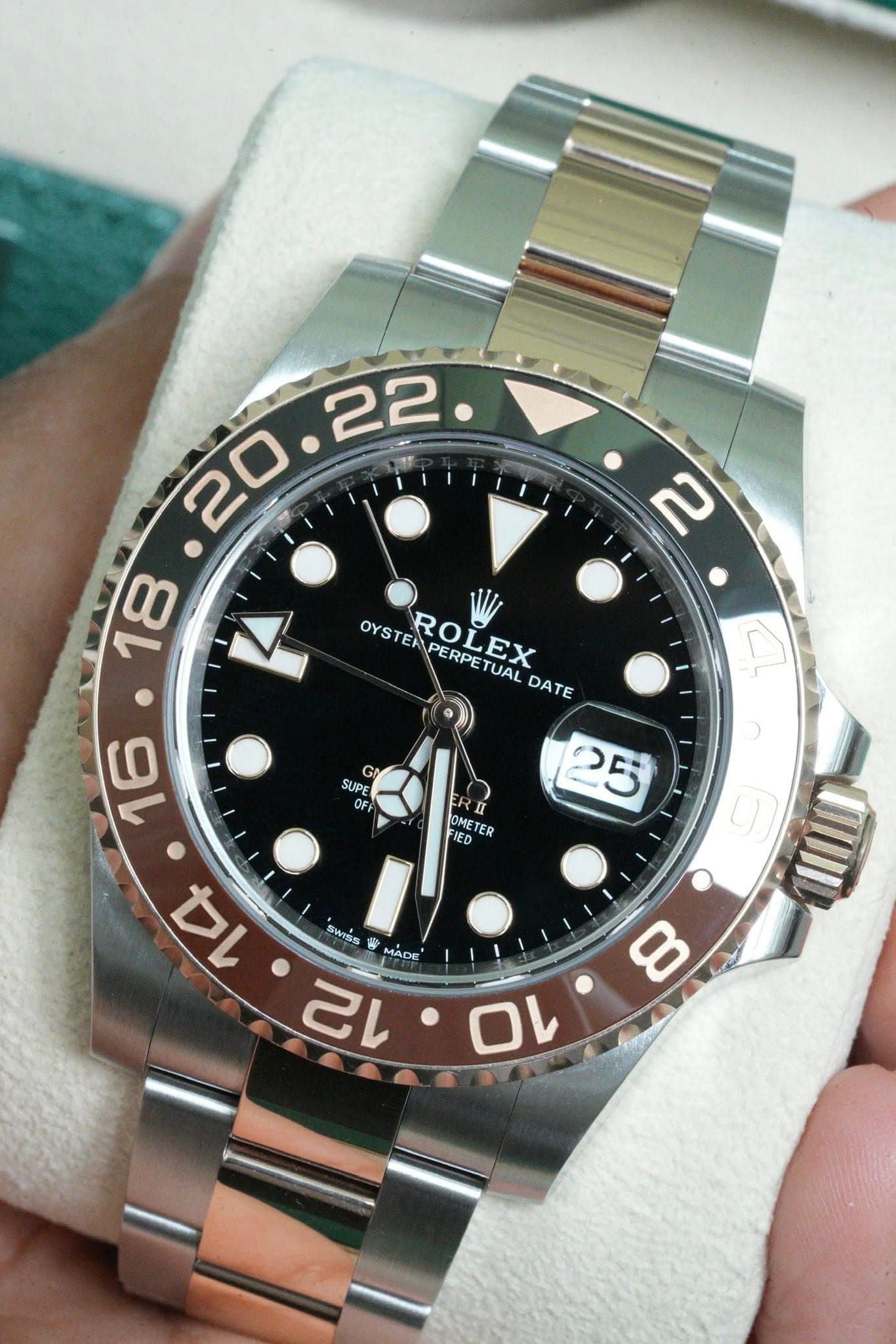 May be an image of wrist watch and text that says ' OYSTERPERPE OYSTEN ROLEX OYSTERPERPETUALD ERPETUAL TUAL DATE PERPET SUPE 16 Q C OME OMETER TER ED 25 6 14 SWISS · 12 MADE 8 10'