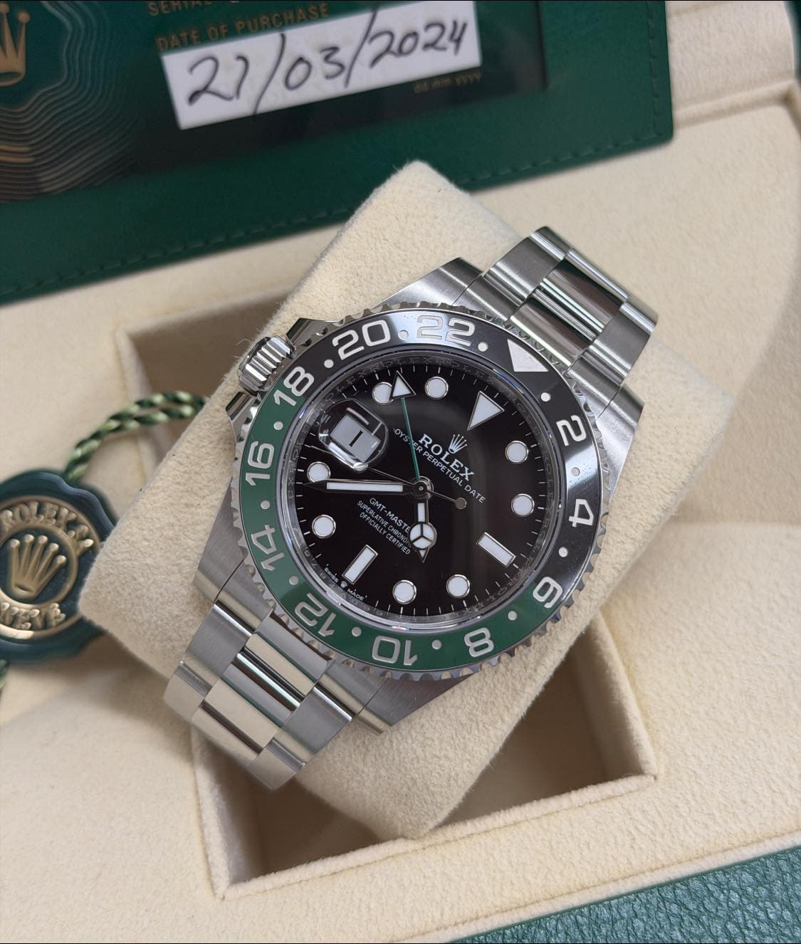 May be an image of wrist watch and text that says '27/03/ III Π ROLEX Eと ROL W DATE PEGLAA MAS '