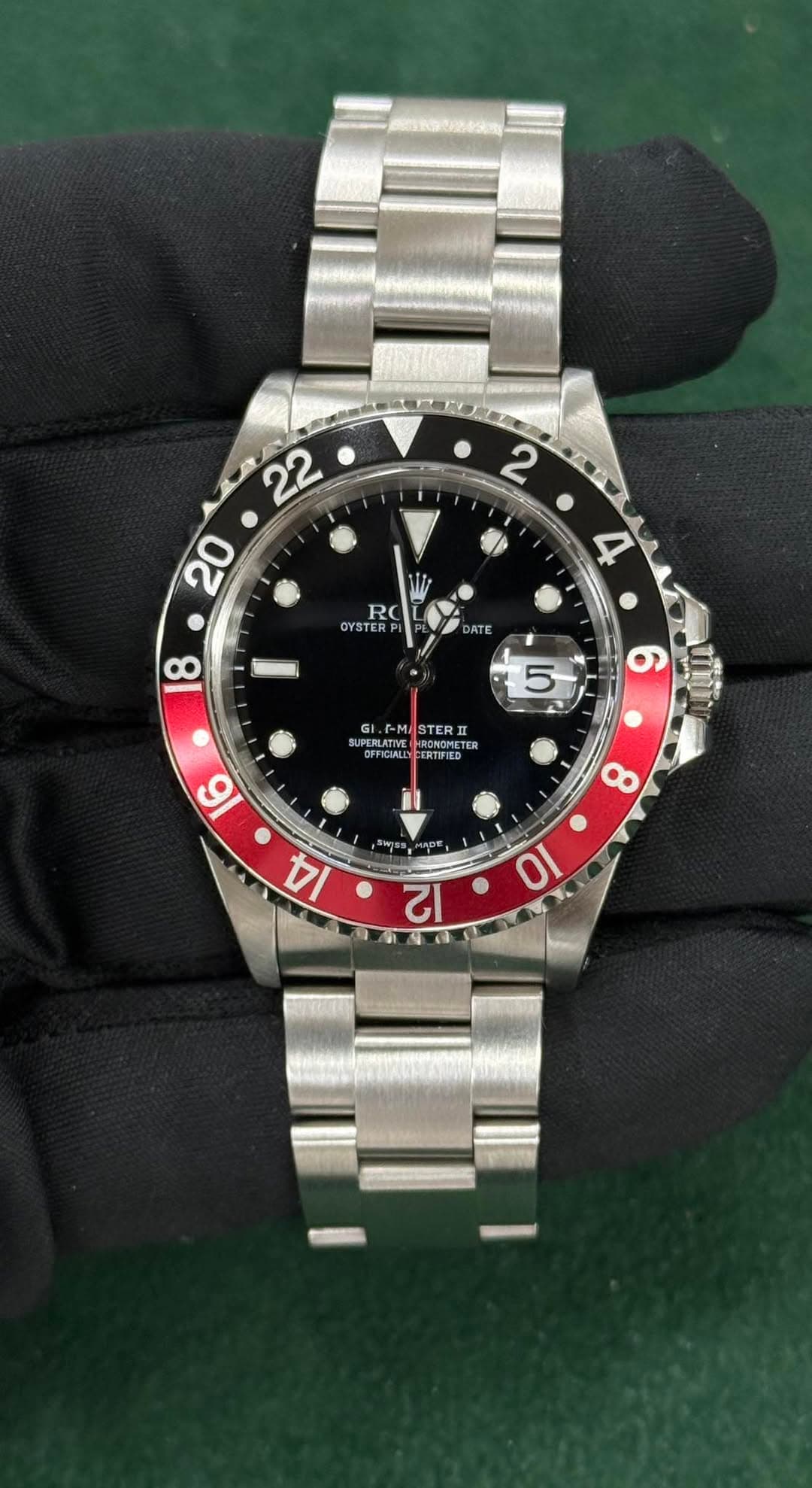 May be an image of wrist watch and text that says '2 22 20 RC OYSTER 4 8 DATE 6 5 GI. l.f- (-MJ STER ETE TE OTTICUALEY FRII FRIPED RONOMETE 6 il 8 อ 14 10 12'