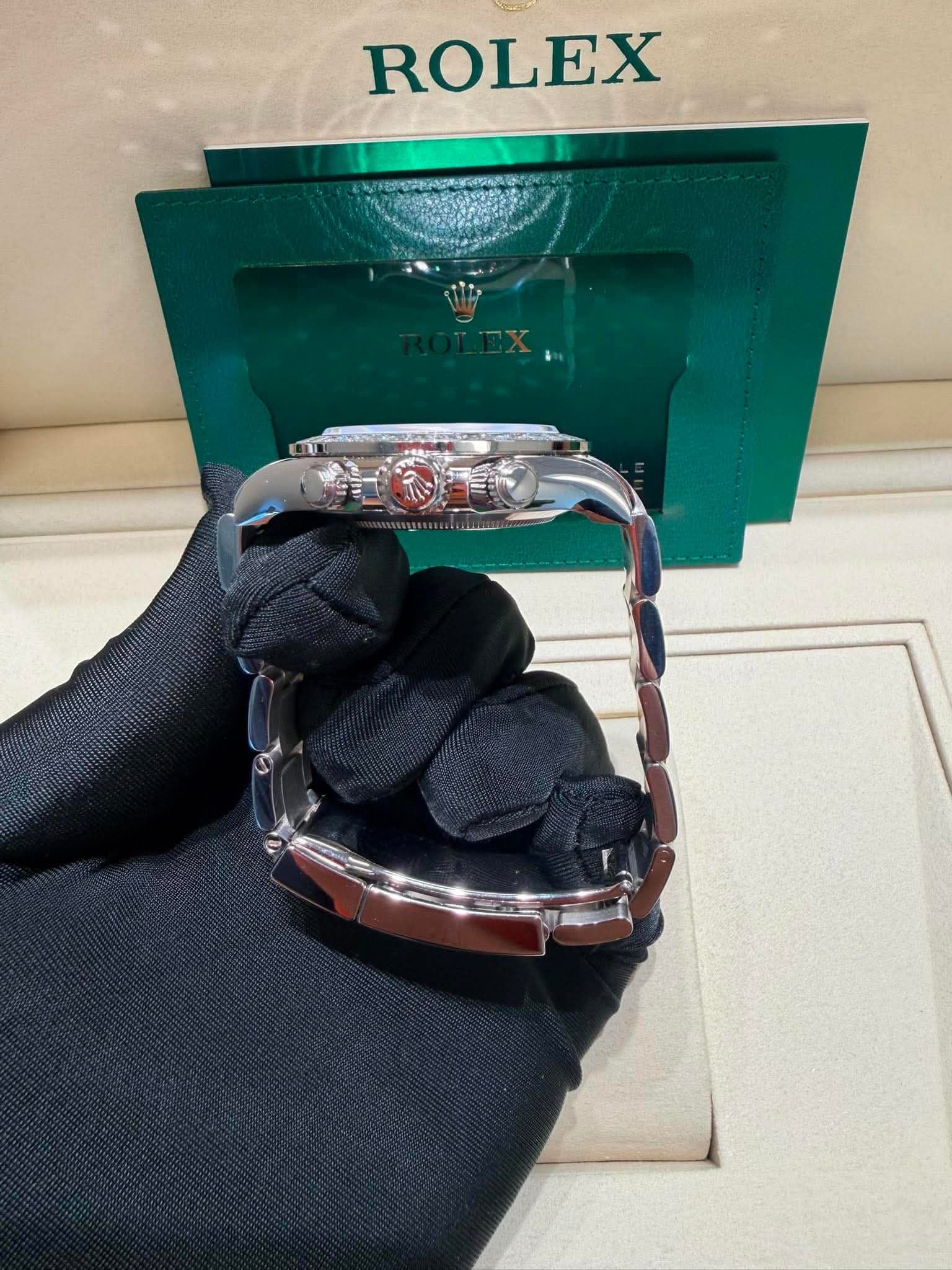 May be an image of wrist watch and text that says 'ROLEX'