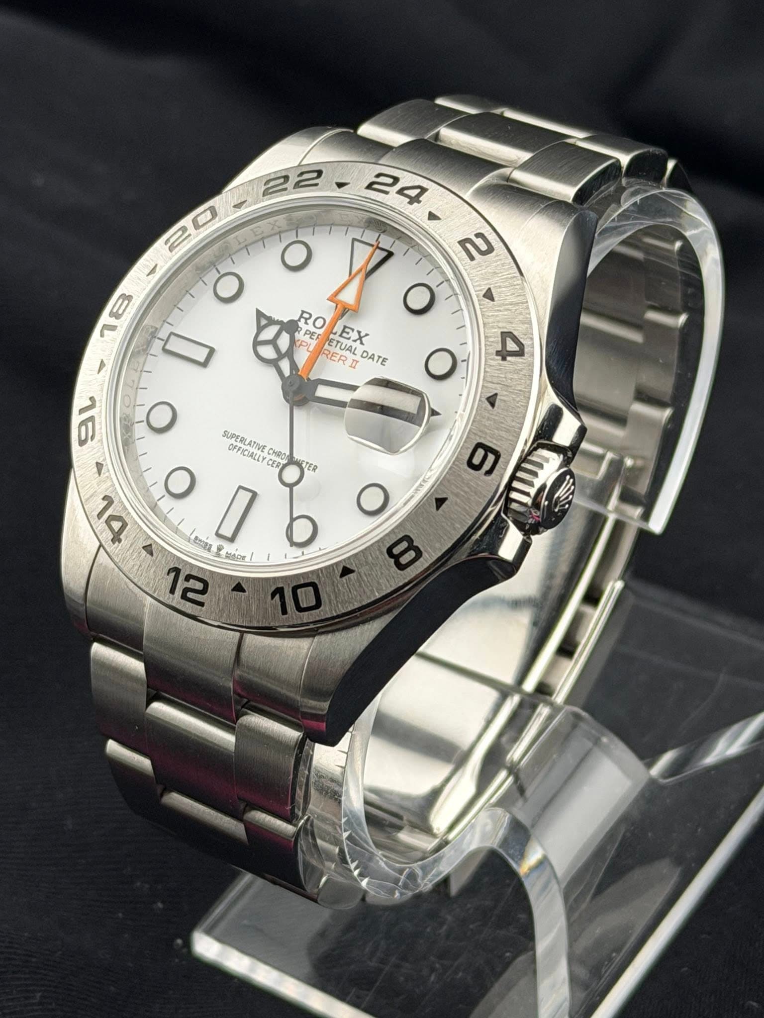 May be an image of wrist watch and text that says '22 24 2 O PER ETUAL ETUAL ETUALDATE E EX RER នក្តា DATE O 0 2 - O O 1 18 I - 91 O SUPERLATIVE FFICIALLY RE cHФO O D YCER か…