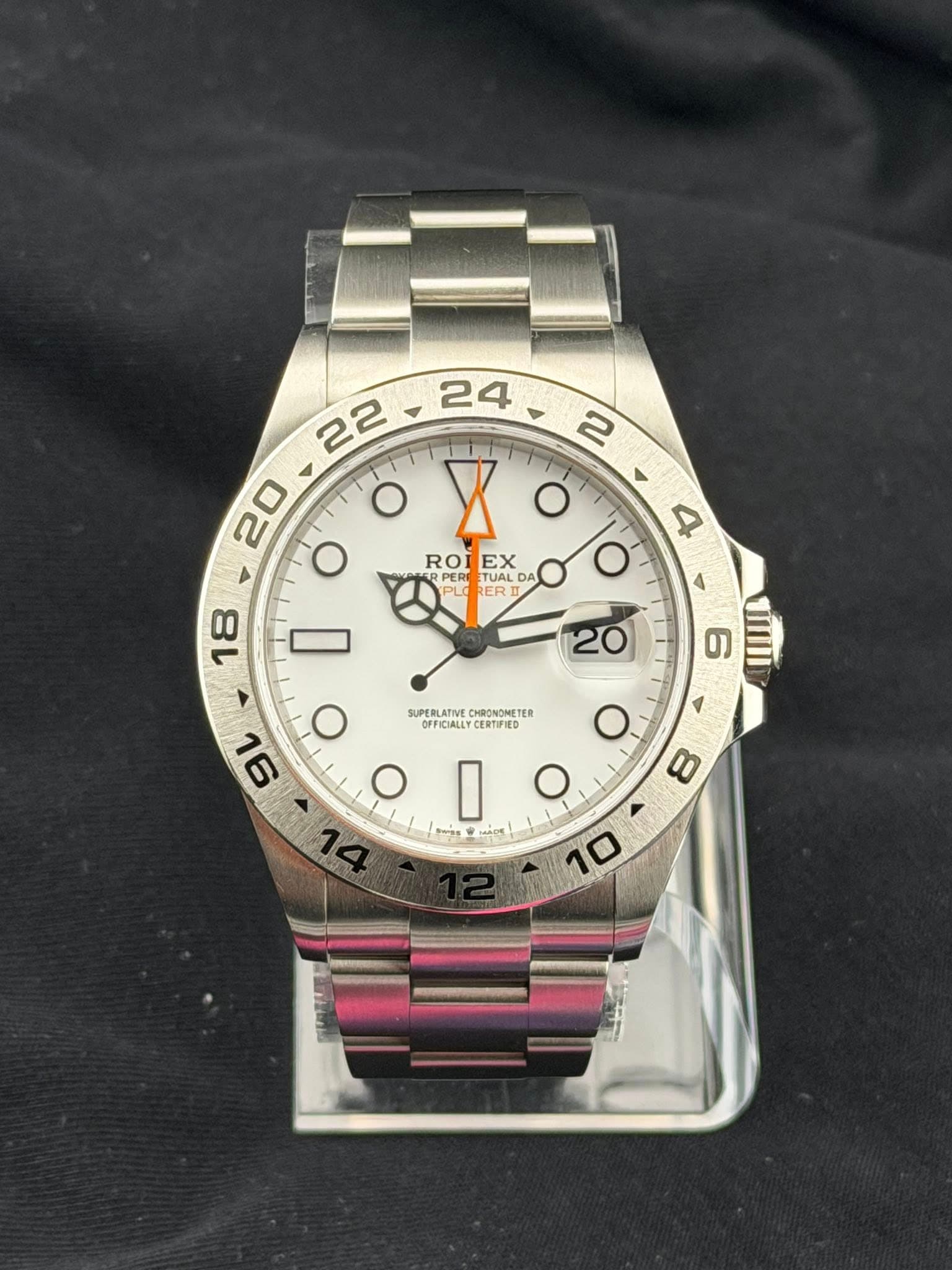 May be an image of wrist watch and text that says ' O X O 4 O ROI EX PER TUAL TUAL DA O RER 20 18 6 للللا SUPERLATIVE Иm CHRONONETER OFFICIALL CERTIFIED I P 하면 سنی o O 8 11 O ロ…