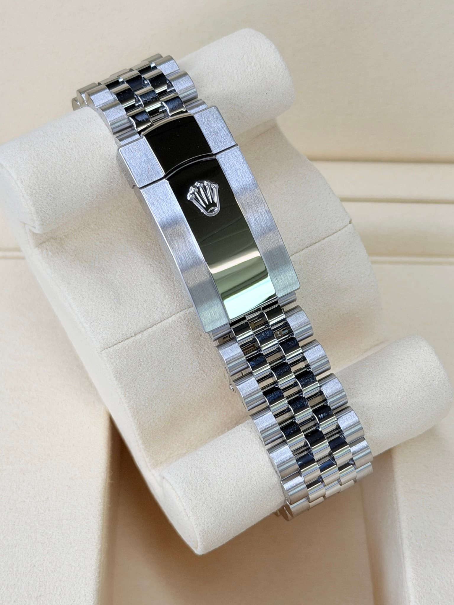 May be an image of jewelry
