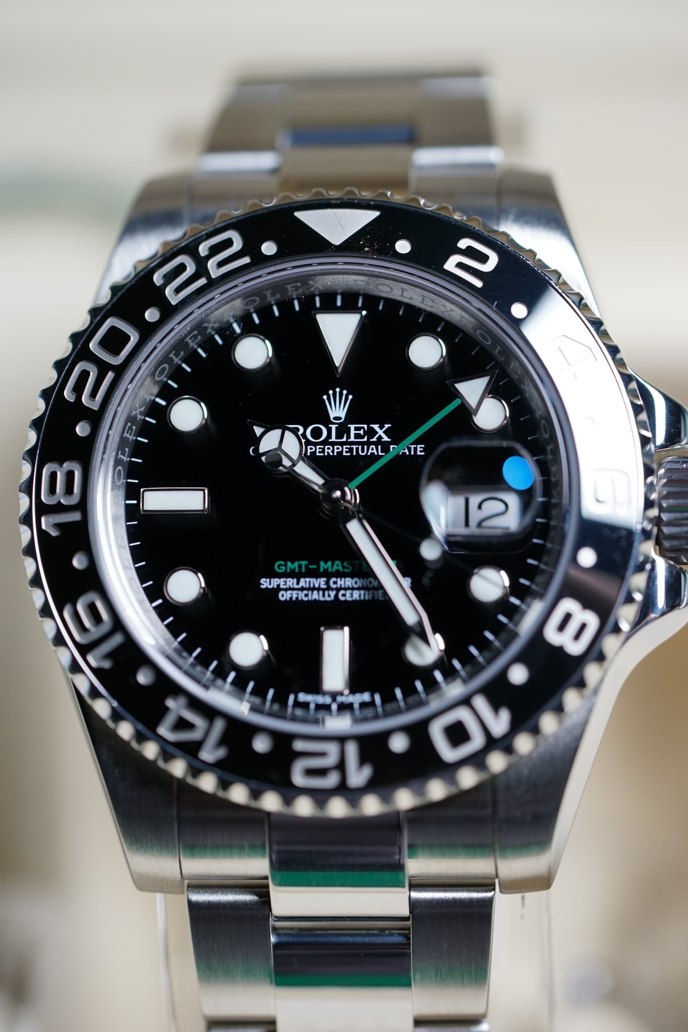 May be an image of wrist watch and text that says ' ROLEX 18 8 PERPETUALDATE LATE 12 បា -M SUPERLATIVE SUPERLATIVECHRO CHRO OFFICIALLY CERT 8 Sejae ထ CL 4 pй'