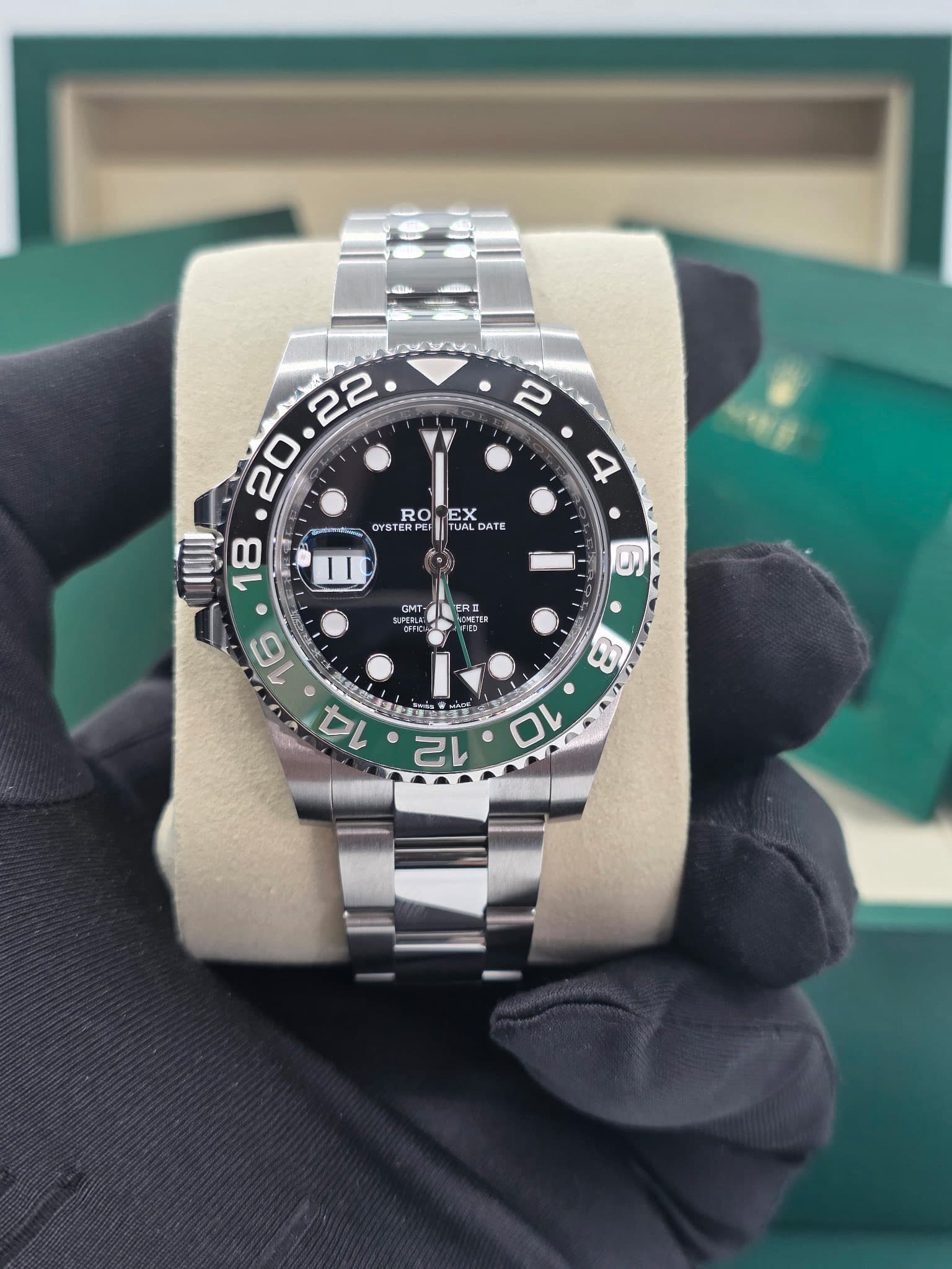 May be an image of wrist watch and text that says '2 4 RO EX OYST OYSTERPE PERT 明队 TUAL TUALDATE DATE |I 22 20 II 18 16 14 GHT IPCALE 6 RE TRB SESES ራርክክ 8 12 1'