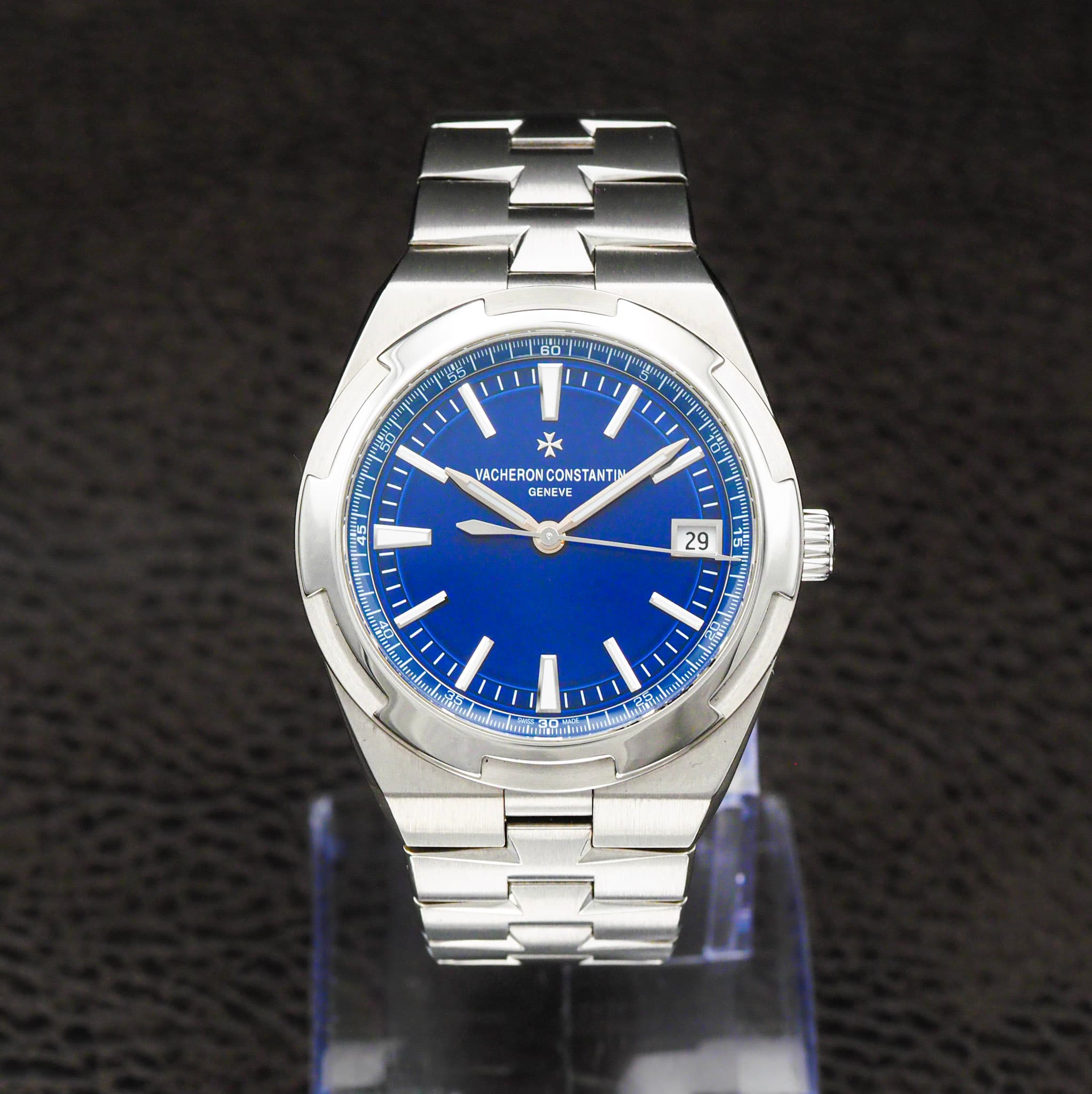 May be an image of wrist watch and text that says 'VACHERON VACHERONCOKSTAN CON CONSTANT GEREVE 29 Τ'