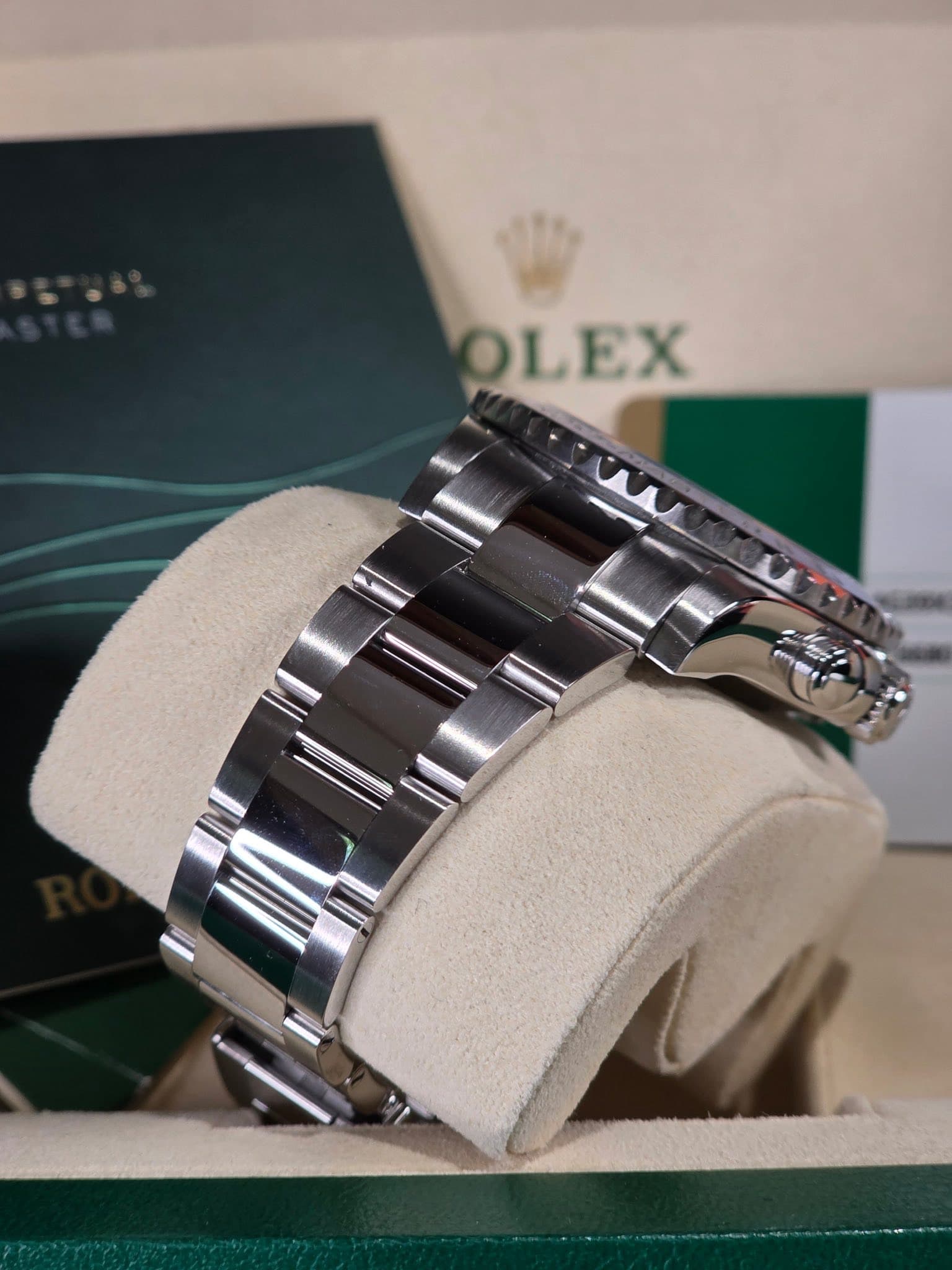 May be an image of wrist watch and text that says 'OLEX EX OL'