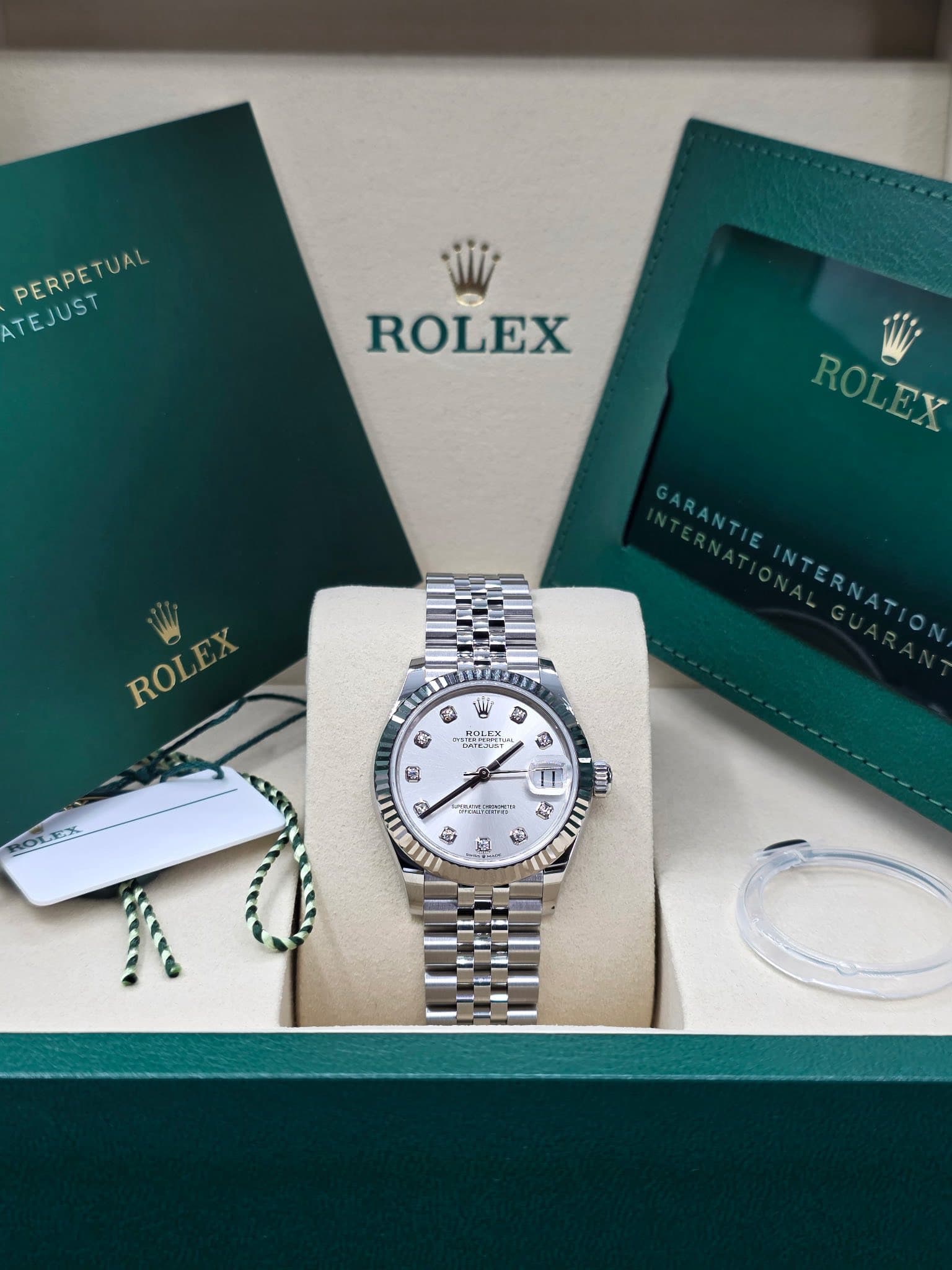 May be an image of wrist watch and text that says 'PERPETUAL TUAL TEJUST TEJUST ROLEX ROLEX EX ROL ROLEX ROL ROLEX M ሰ5 M PaiN Dy 2 3 M M 1'
