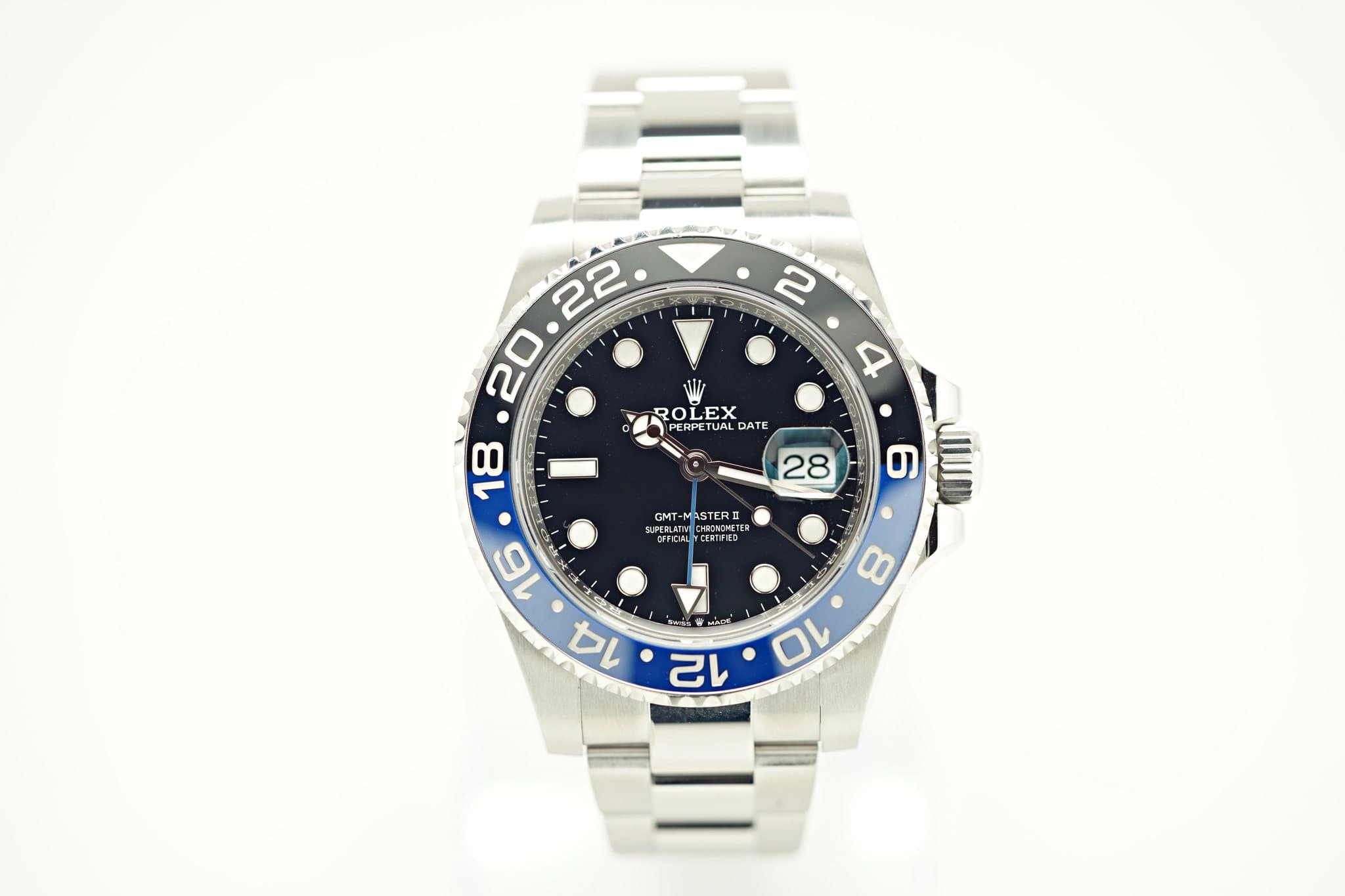 May be an image of wrist watch and text that says ' Y ROLEX FX FACOOETUAL ΟΙ મર DATE 28 6 GM MASTERII . TTR AEEPIN OFFCINL ርክ CERIFE CRIHE n แ +.၄ 12 10'