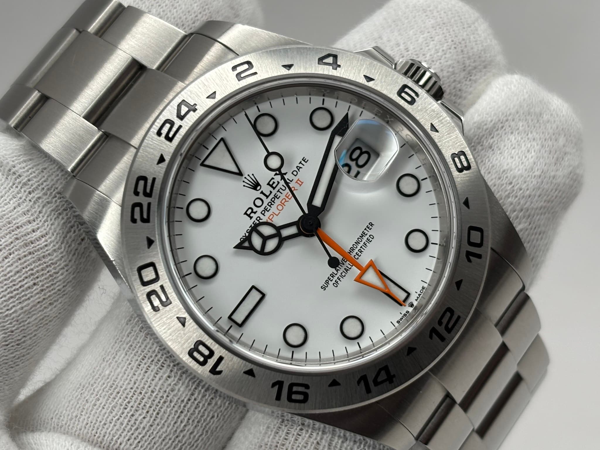 May be an image of wrist watch and text that says ' RC 18 DATE O ROLE ROLE RPER PEDO PERPETI PERPETUR UKL A LORE 20 o ا o O HRONOMETER ERT TER CERTIFIED PED SUPERI OFFICIAL…