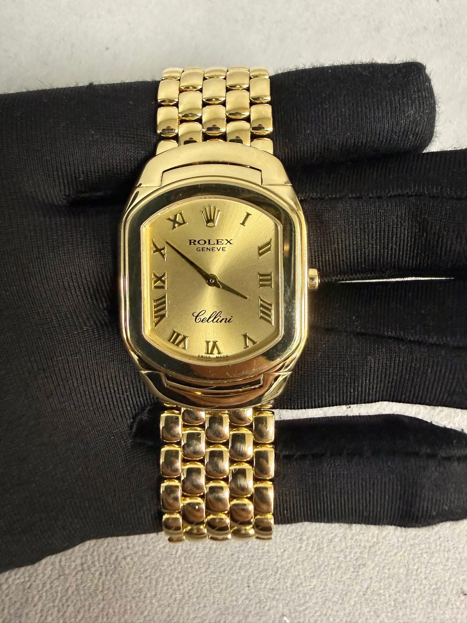 May be an image of wrist watch and text that says 'XI XWI W I ROLEX GENEVE ROLEX II Cellini MIII T VII LA I'