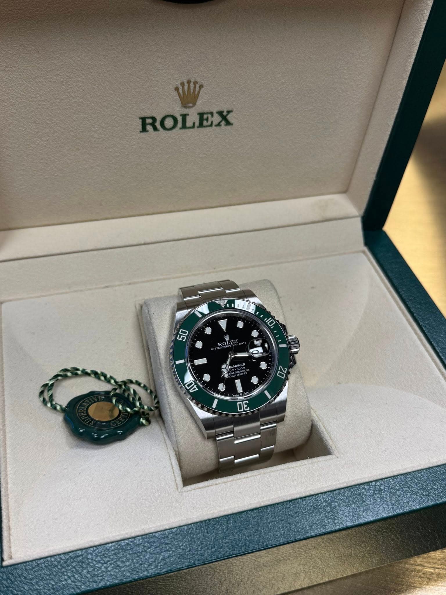May be an image of wrist watch and text that says 'ROLEX 50 10 OL 2 A0 D U 00 I OE'