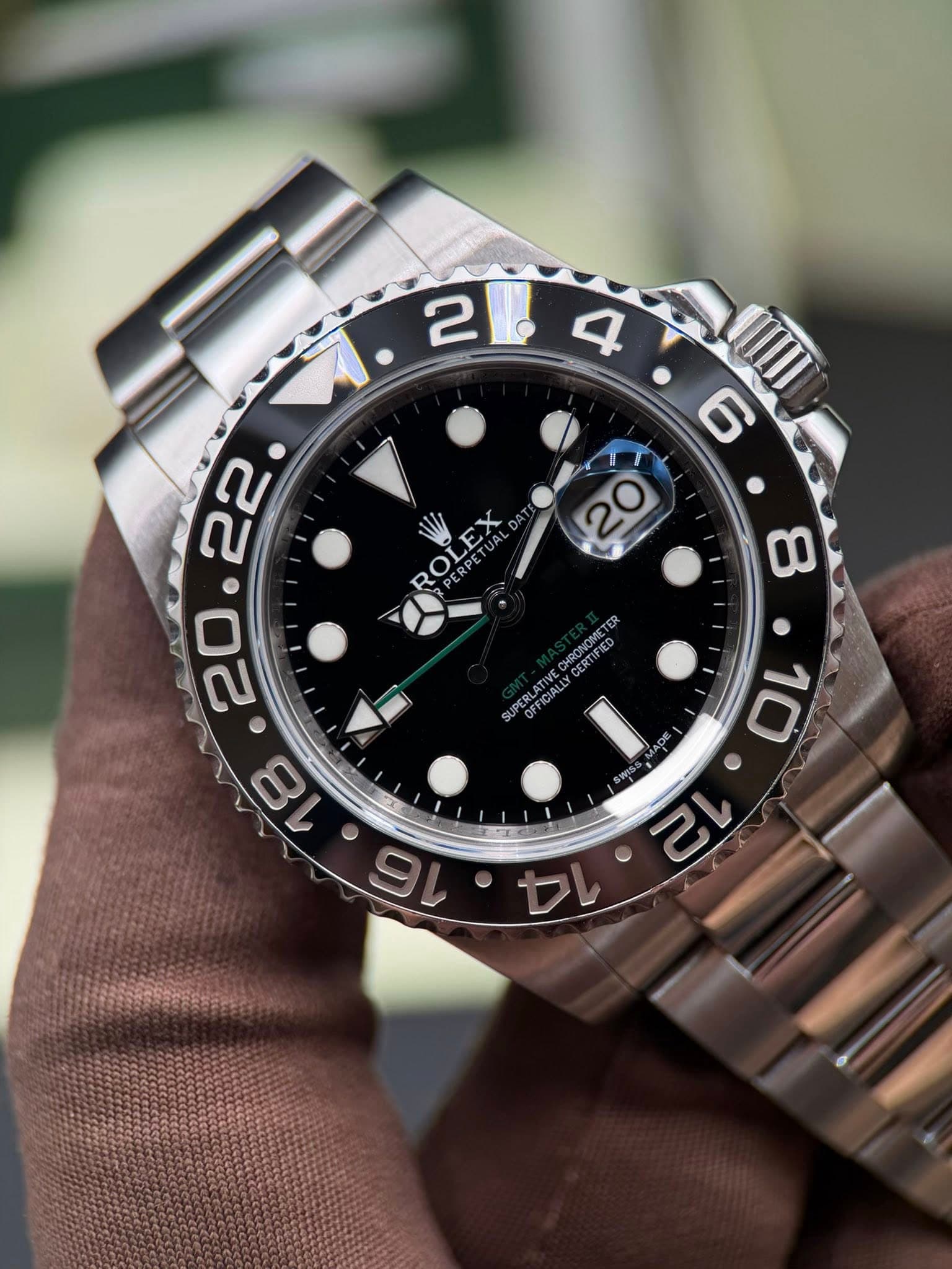 May be an image of wrist watch and text that says '21 2 4 mIM 6 20 ROL ROLEX I 18 CHRONOMETER KMPICD SUPER SUPERLATIVE OFFICIALL ADE SWIS 10 C'