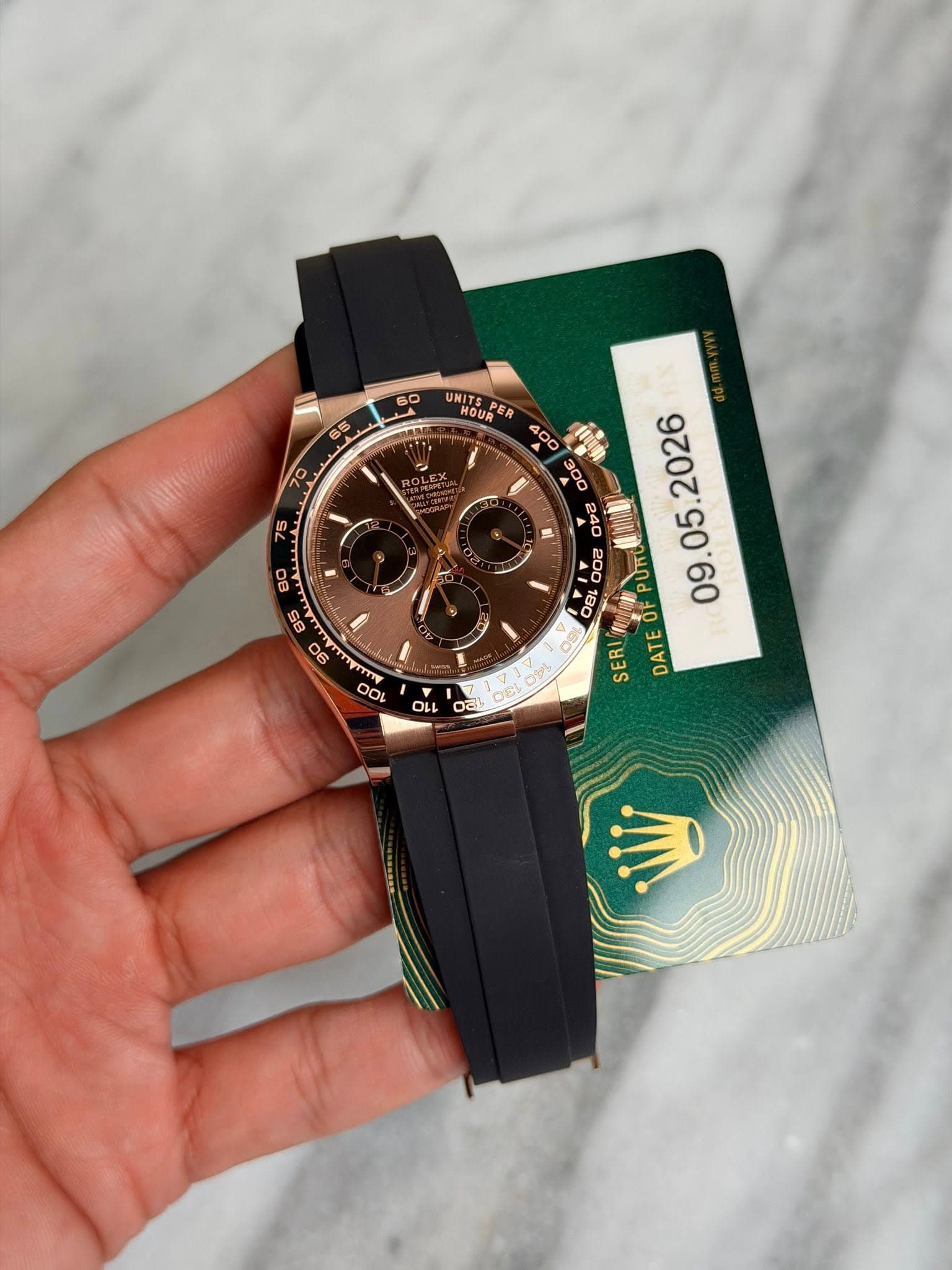 May be an image of wrist watch and text that says '60 65 S 80 UNITSPER HTA 400 0 ODE 0E WN OEPUT SERI DATE 85 06 S ንጥ سسد σοι 1LL 向隊 Dc'
