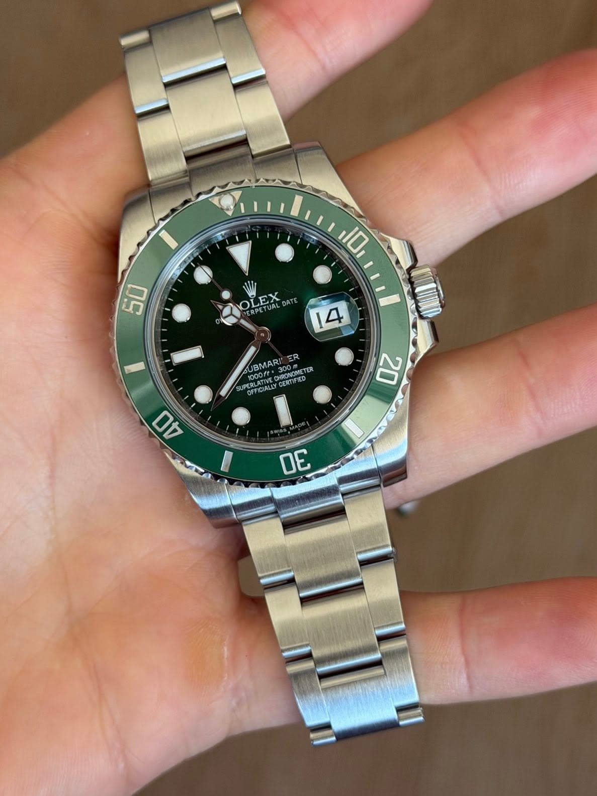 May be an image of wrist watch and text that says '10 50 NOLEX PETU 14 ER UBMAR PONOMETD 300 oc OFFICIALLYCER UC CERTIFIED HRONOVETE PERLATIVE സதட் 20 40 حن OE'