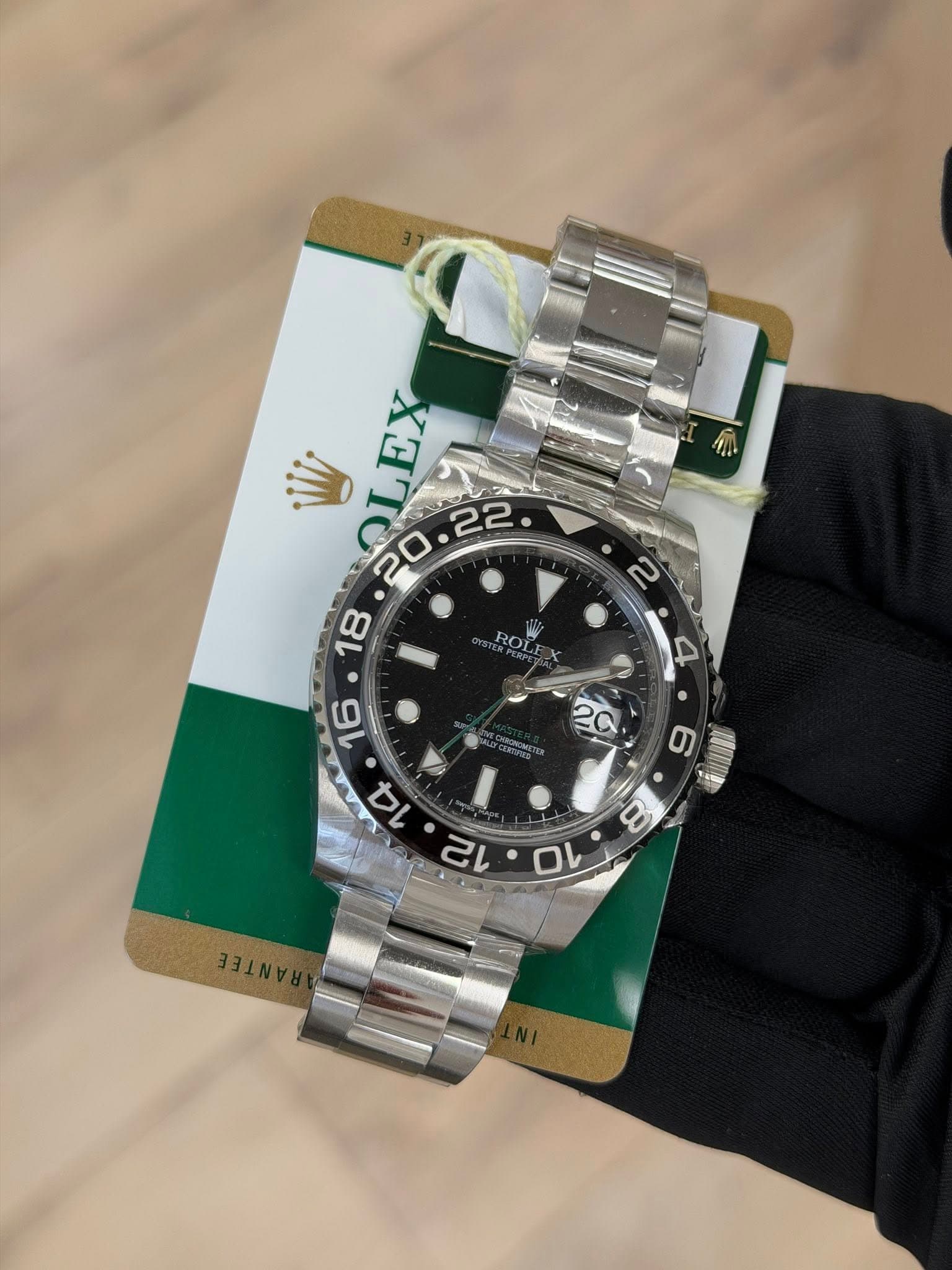 May be an image of wrist watch and text that says 'L OLEX E II L F '