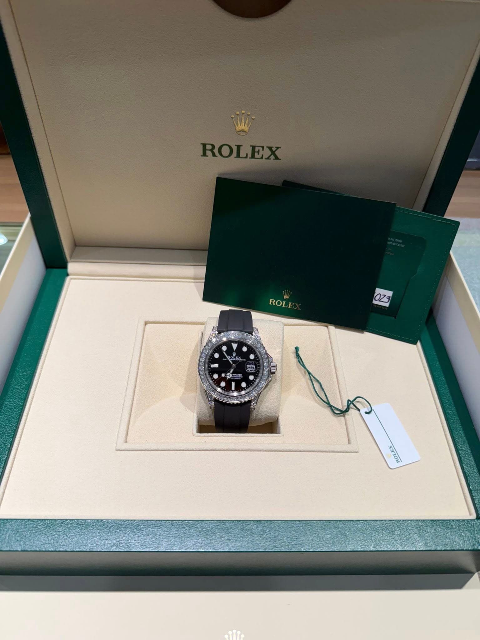 May be an image of wrist watch and text that says 'ROLEX ROLI'