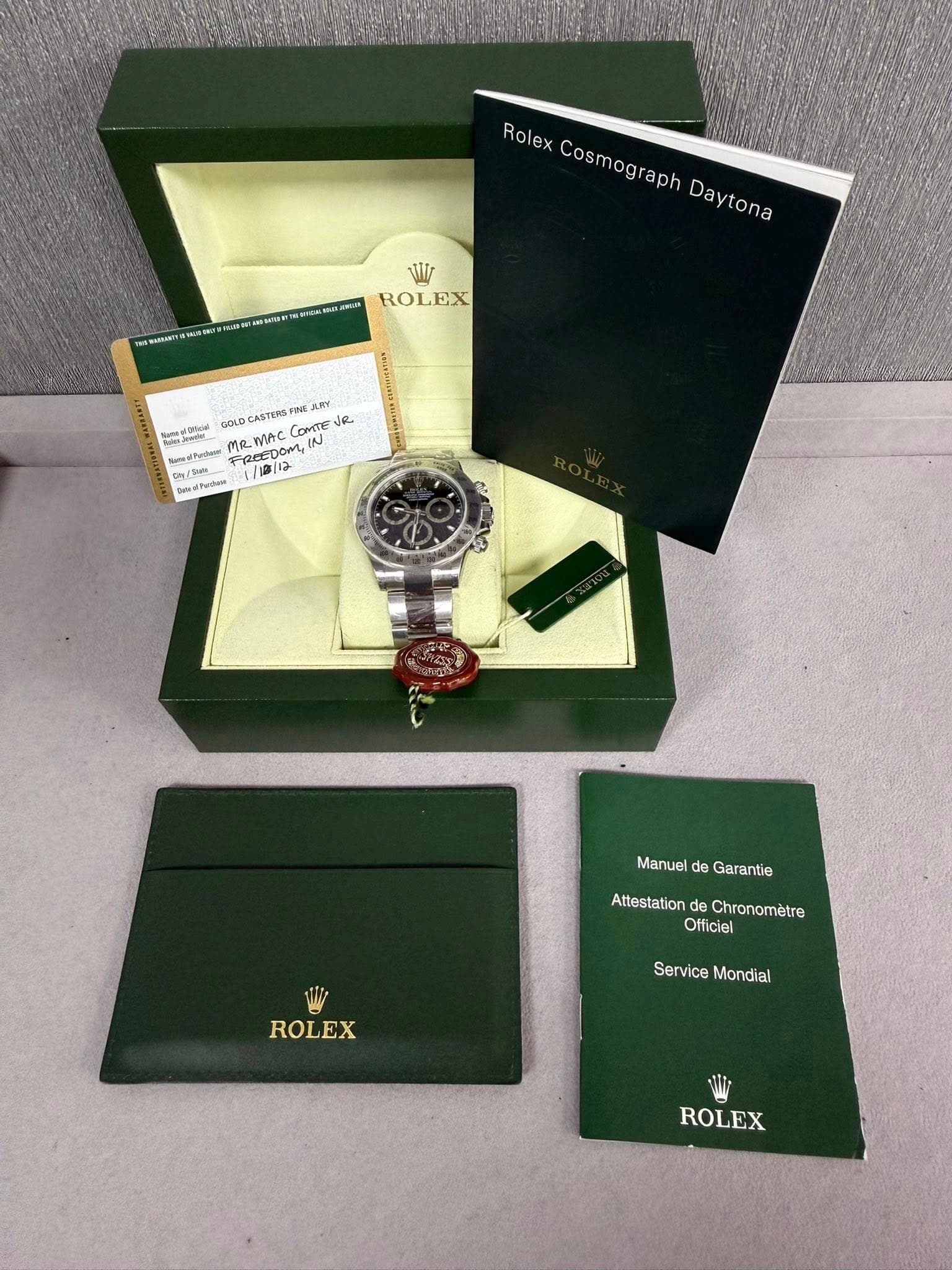 May be an image of wrist watch and text that says 'Rolex Cosmograph Cosmograph Daytona Daytona W ROLEX FIAR GOLD CASTERS ሳሱርር OMTE e FReEDoM, 12 DoM, Dny/M ကက SdTerctan Manuel…