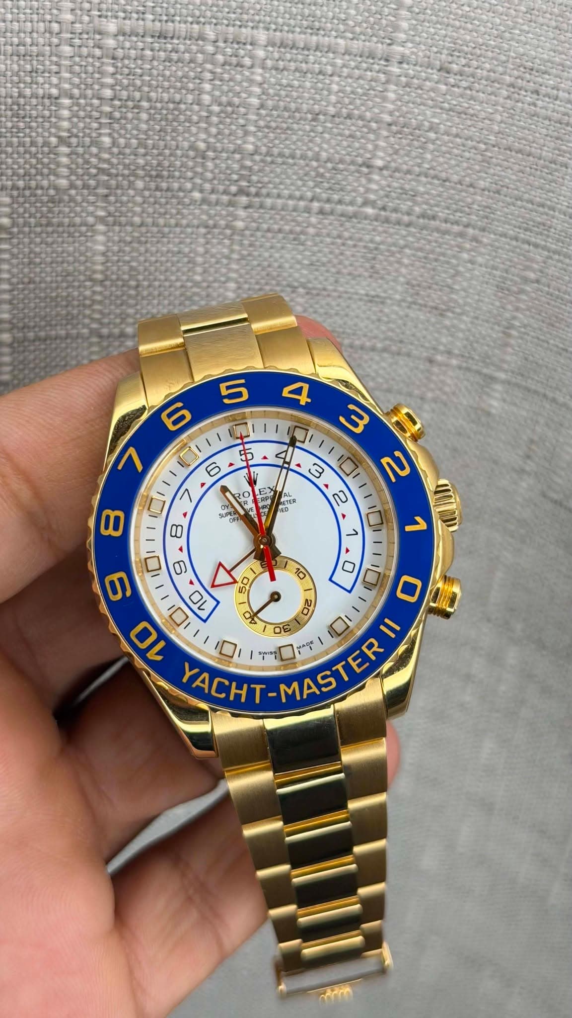 May be an image of wrist watch and text that says ' E7 AL FO ምጠቱ 1 B ١ Oe 10 10 D 0 D CK D 1 0 Il 20 ท rade 아'