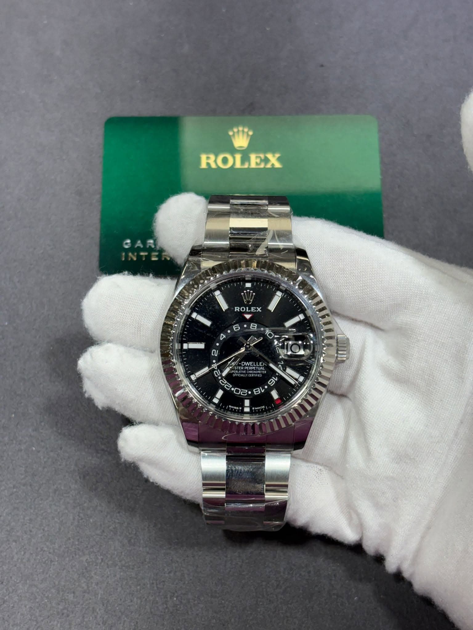 May be an image of wrist watch and text that says 'ROLEX ROLEX E غ i A . ณ 6 B 10 o L て C E 2 CANE လ CC "O금ㆍ 0 ٥ ル 8L ု'