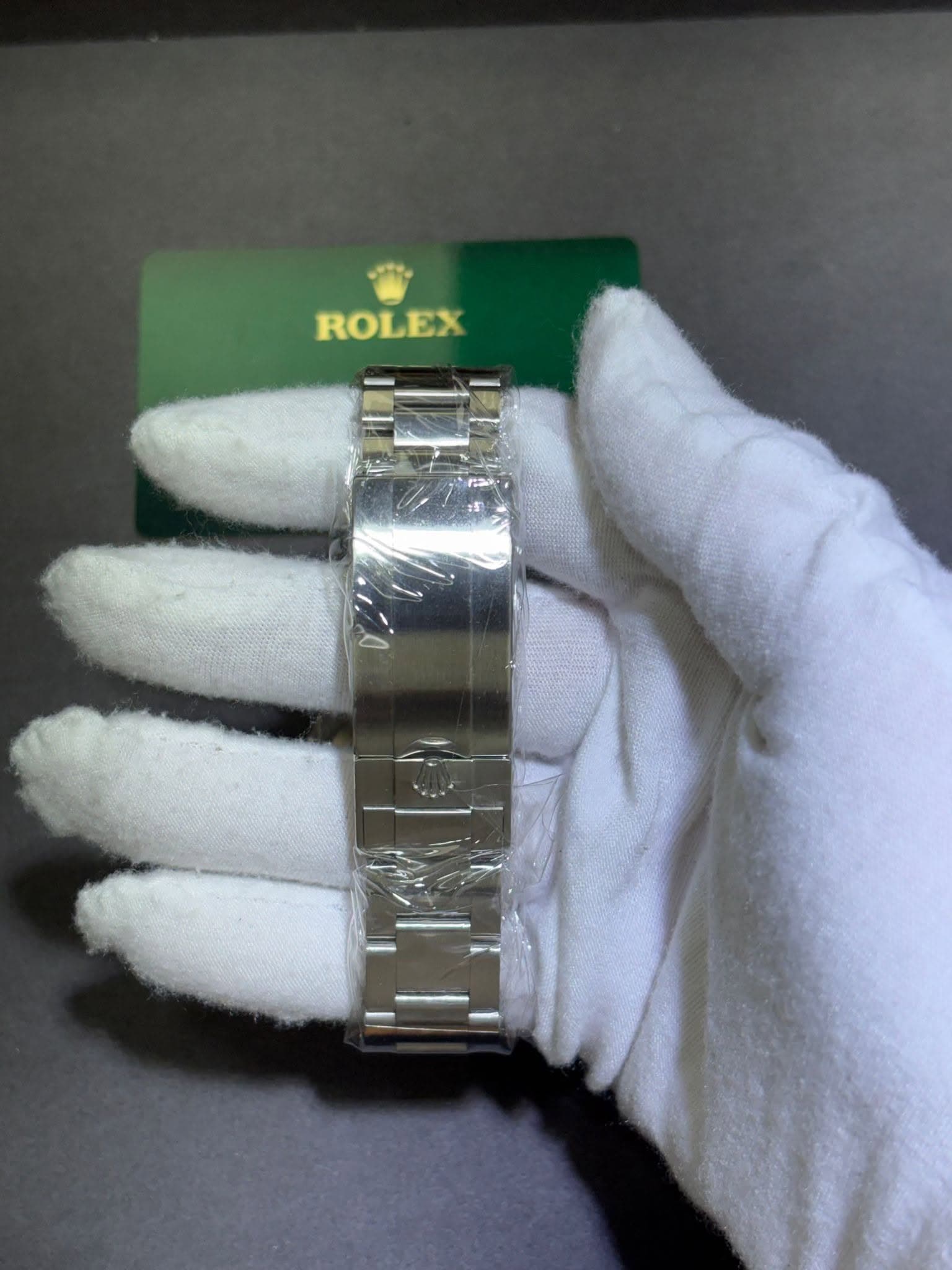 May be an image of wrist watch and text that says 'ROLEX'