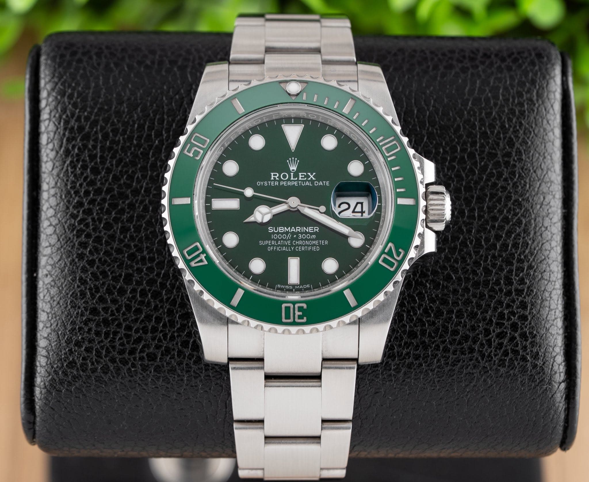 May be an image of wrist watch and text that says '50 ROLEX EX RO OYSTERPERPETUALDATE ERP PERP TUAL DATE OYSTE i 10 24 SUBMARINER SUBMARINER 0/2-300 RETER =300m 1300m CHE SUPER…
