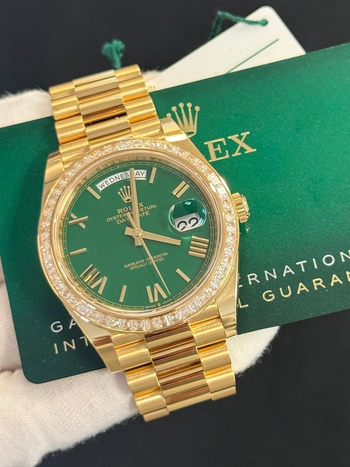 May be an image of wrist watch and text that says 'WEDNES WEDNES AY EX OYS OYSTERI STER TE ATE ROL メ SETUAL DAY A X IIII MANSTER ト VIII / SUPERLATIVE TIVE ル TИ4EO CITICIAL PIGALL…
