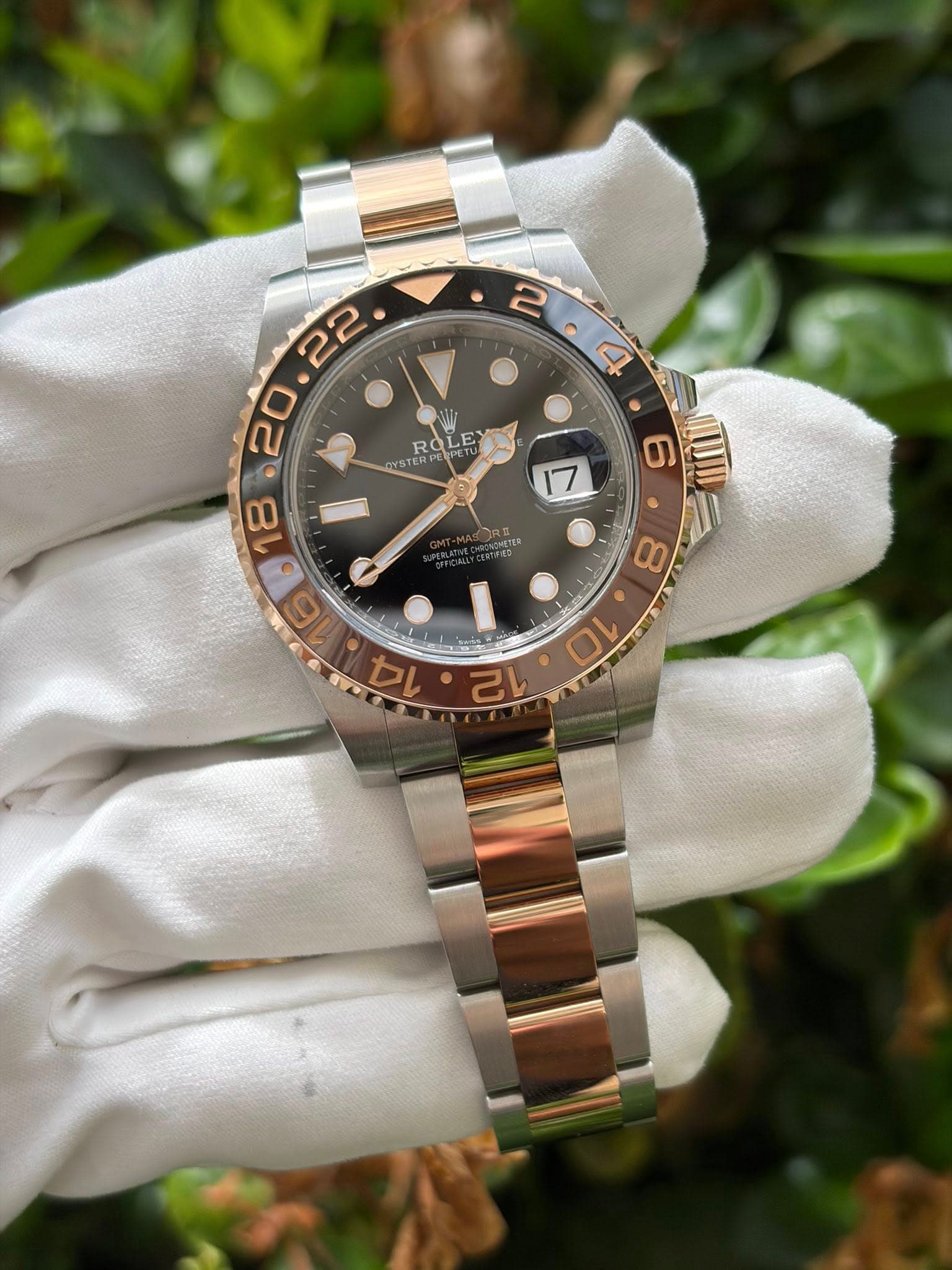 May be an image of wrist watch and text that says '• 2.4 4 2 YST STERPE ROLE ROLE STER CETE '