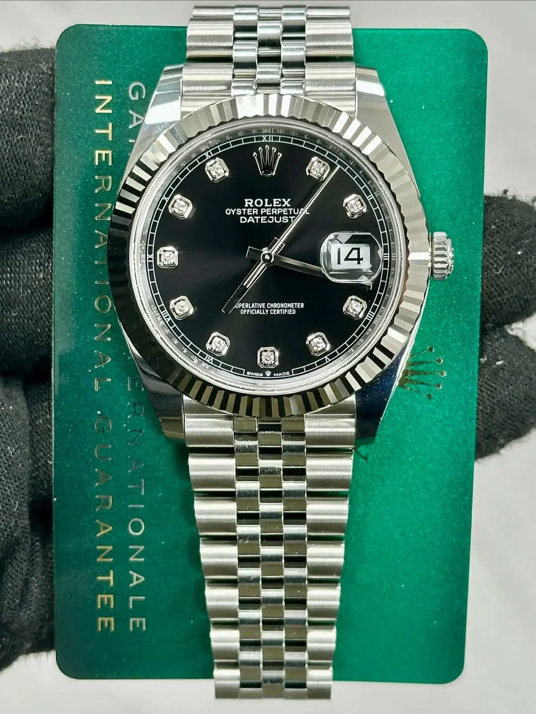 May be an image of wrist watch and text that says 'INTER G 이 ROLEX LEX OYSTER RPERPET ST TUP DATEJUS III 14 OPERLATIVE CHRONOMETER OFFICALLY FFICALLY CERTIFIED D 1o a A s MADE…