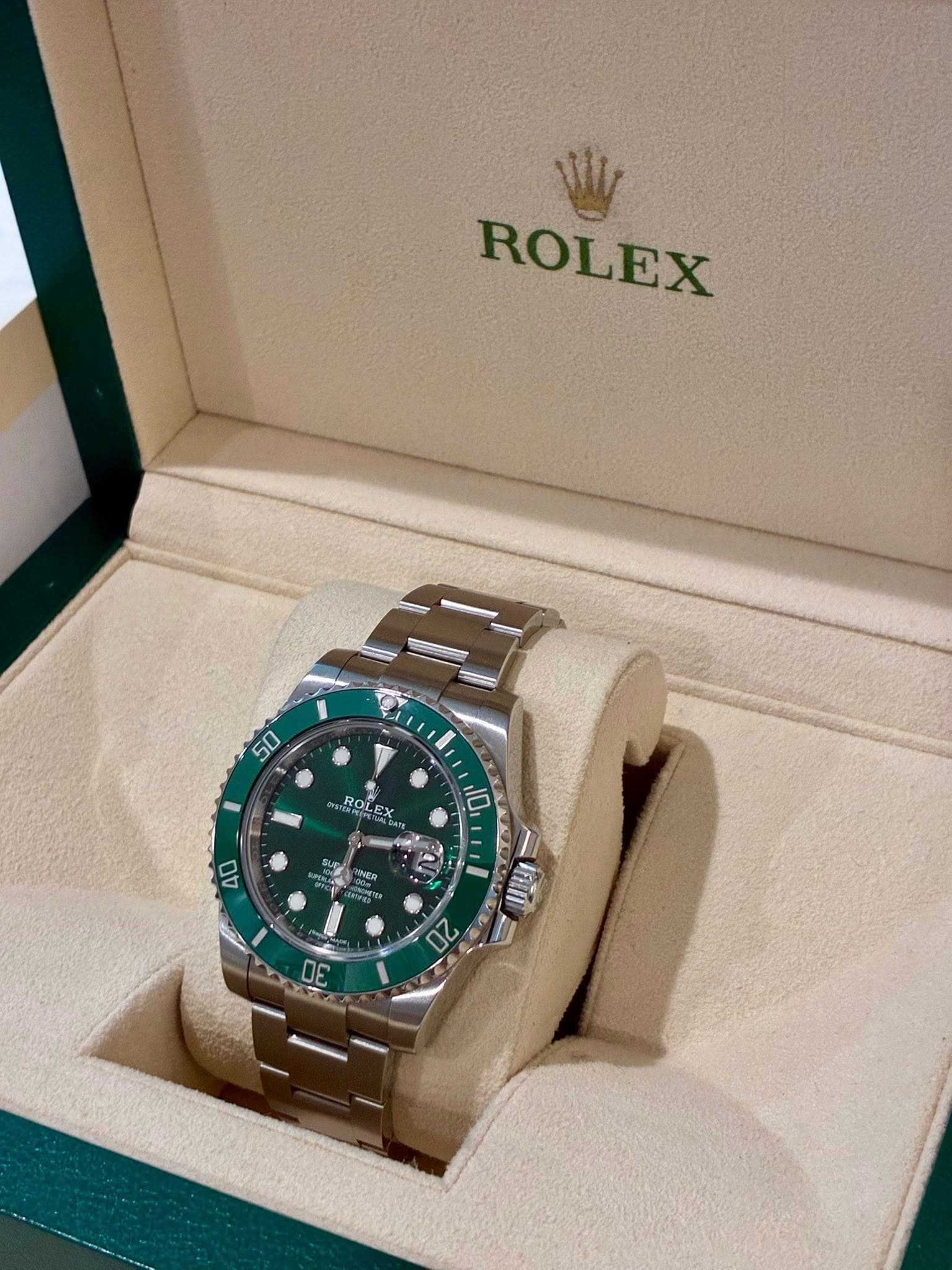 May be an image of wrist watch and text that says 'ROLEX Oi 50 40 INER ROL ROLEX. 創 0r11 101 AM 20 2 23 OE'