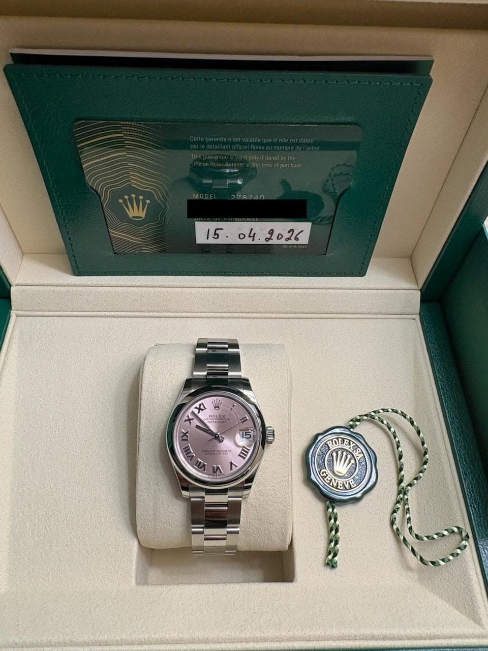 May be an image of wrist watch and text that says ' XI 요 OLE ill X X 5: 1Um 0า 사명한 E ۲ L LOLEXSA ROLEX GEVEVE GENEVE GEN'