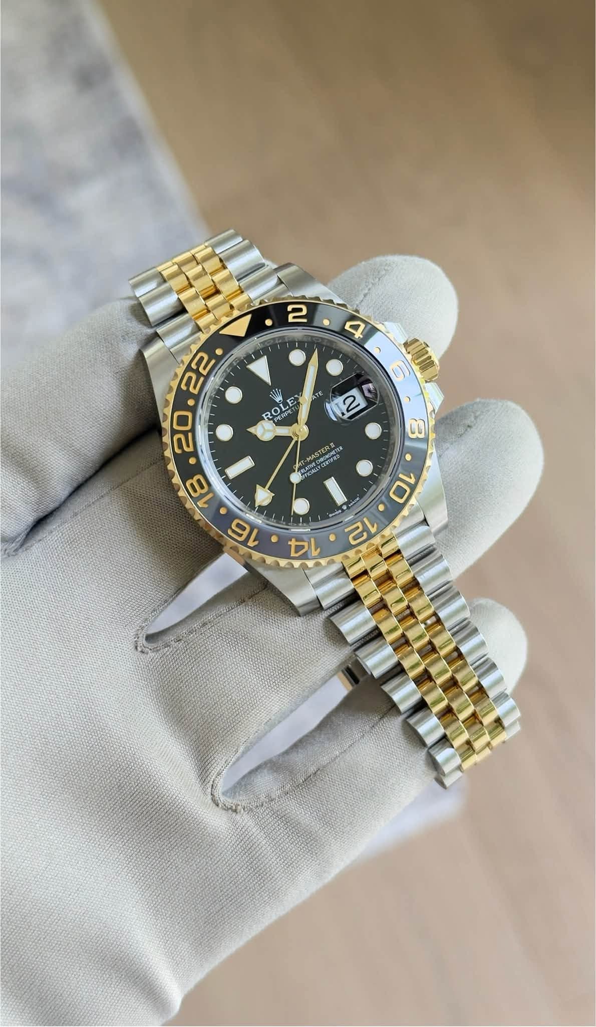 May be an image of wrist watch and text that says '2 4 - S 山 TE 12 ROL PERM Ro STERE RAIM 10 12 14'