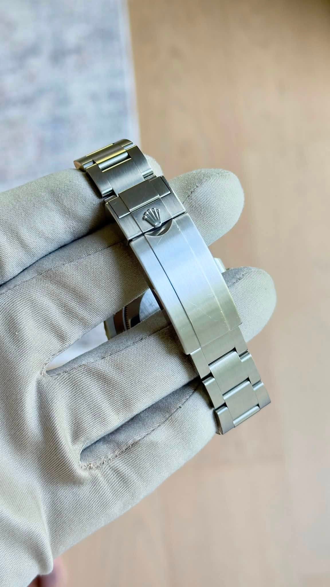 May be an image of digital watch