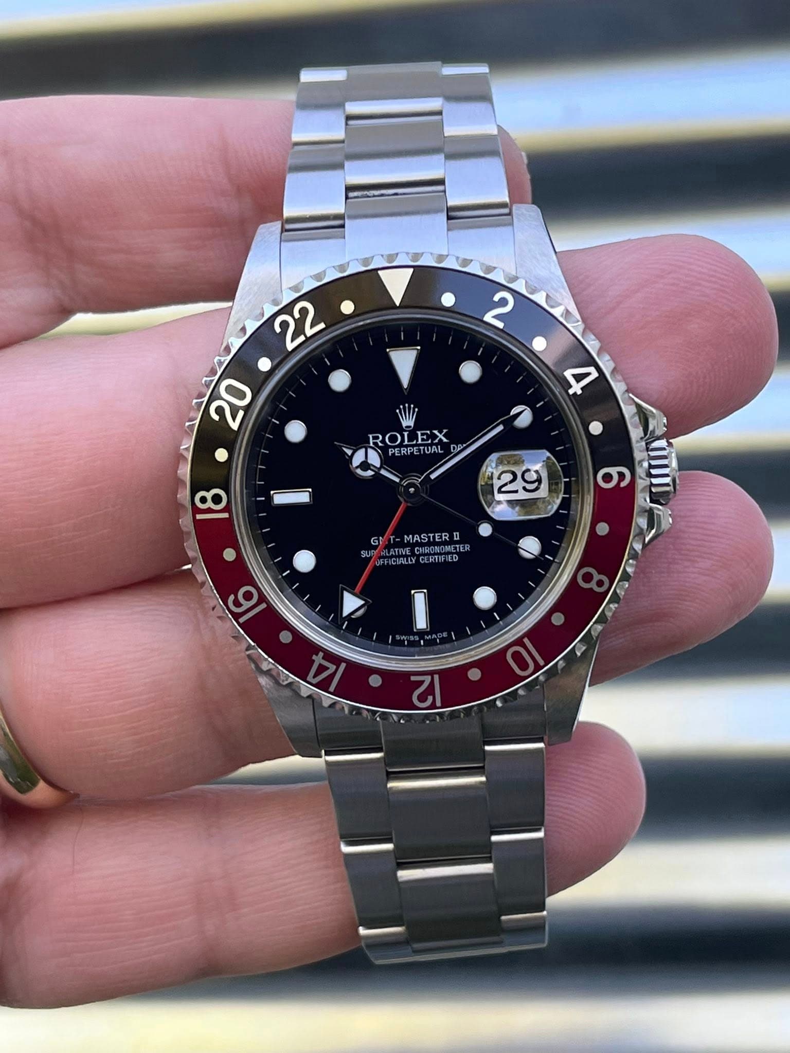 May be an image of wrist watch and text that says ' ROLEX PERPETUAL 8 29 6 MASTERE MLATINEOMORONCT 6 و 14 10 ಸ'