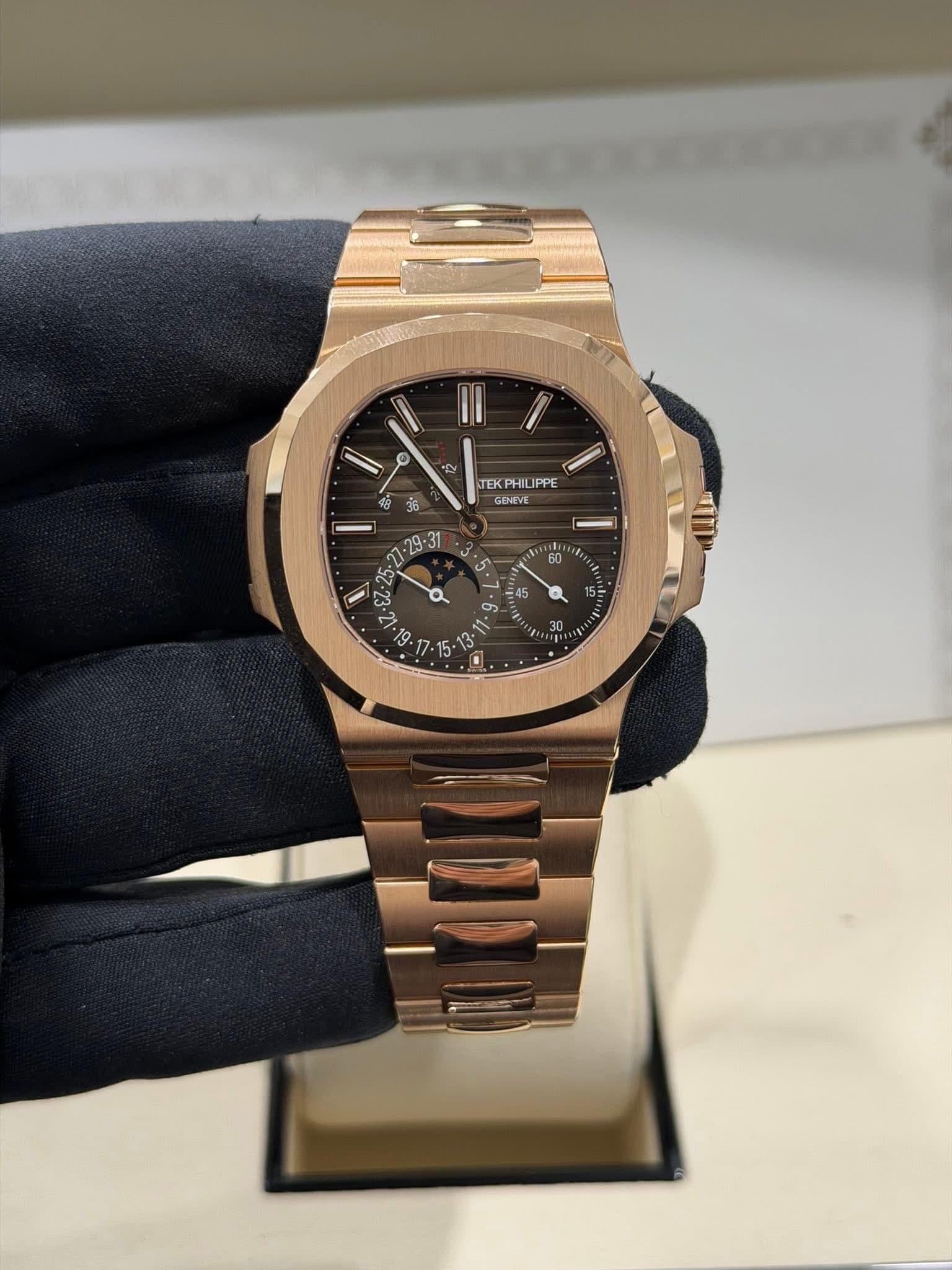 May be an image of wrist watch and text that says 'I0 し +2 TEK TEKPH PH OPPE GENEVE a اس i ب ب ဘာ 45 a : '