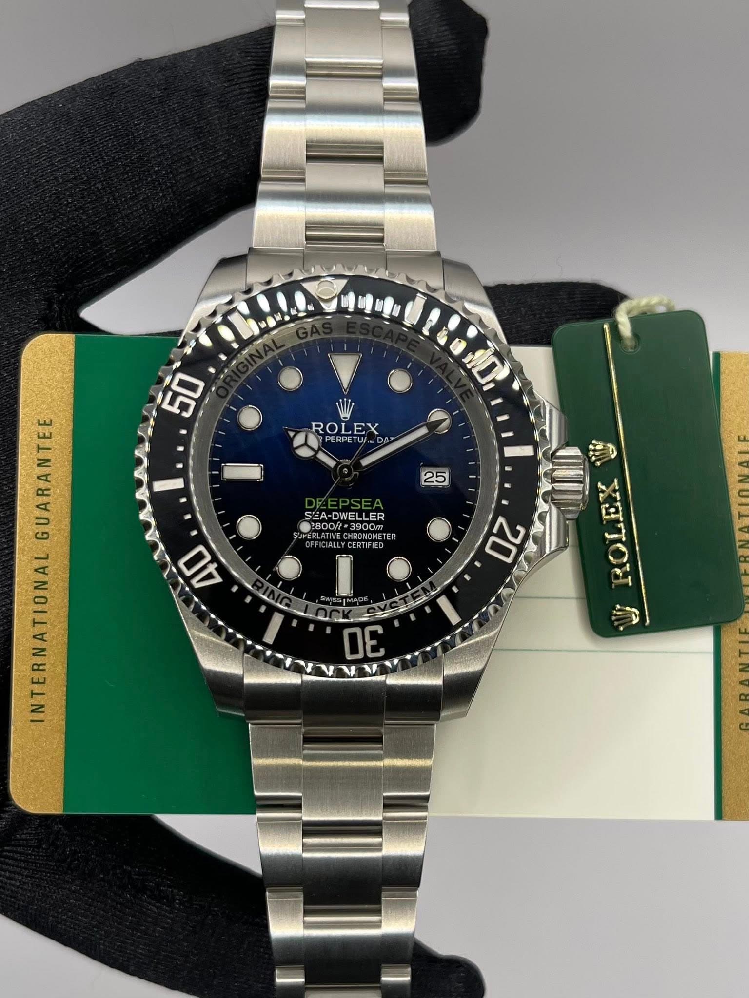 May be an image of wrist watch and text that says '50 ROI ROLEX CTU DA C 25 SEA-DWELLER BOOY 3900 3900m SZA-DWELLER ELLER ALLVCEERE NECONNET 40 20 TN ROLEX EX ROL ש GUARANTEE…