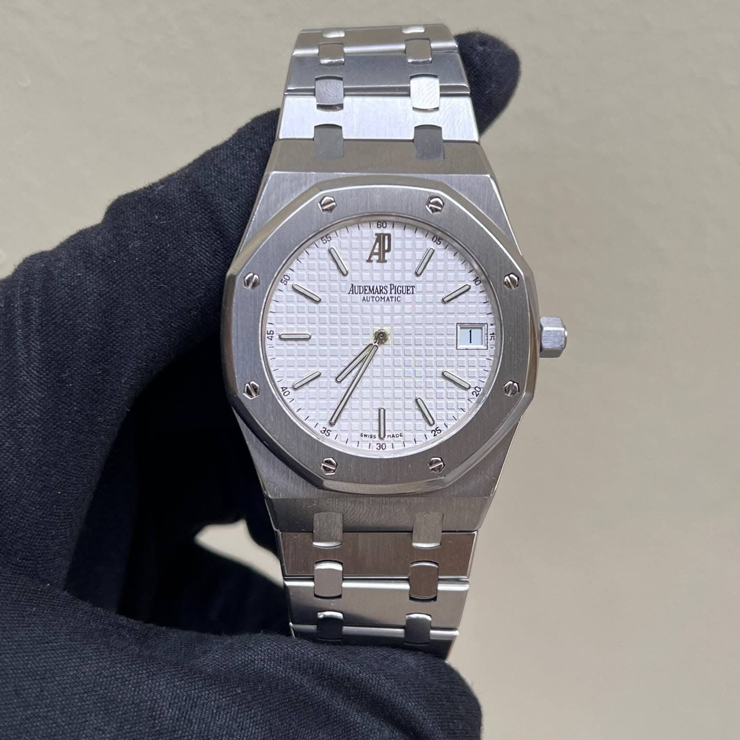 May be an image of wrist watch and text that says 'e e 3 ၆0 50 56% I A ALDEMARSP IGUET OATΙC - I 三者 04 方 贴 amss 1 給 I'