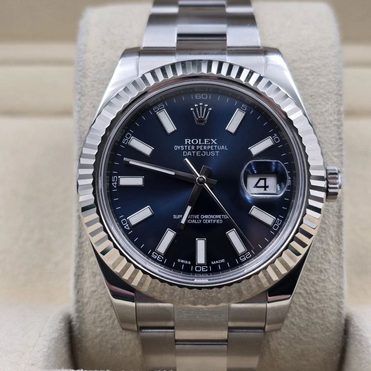 May be an image of wrist watch and text that says '601 5 ROLEX OYSTERPERPETUAL OYS OYSTERPERPETUR JAL OYSTERP PERPETUP DATE DATEJUST EJUST 10 45 4 SJP 40 CHRONOMET TER CIALL CERT…