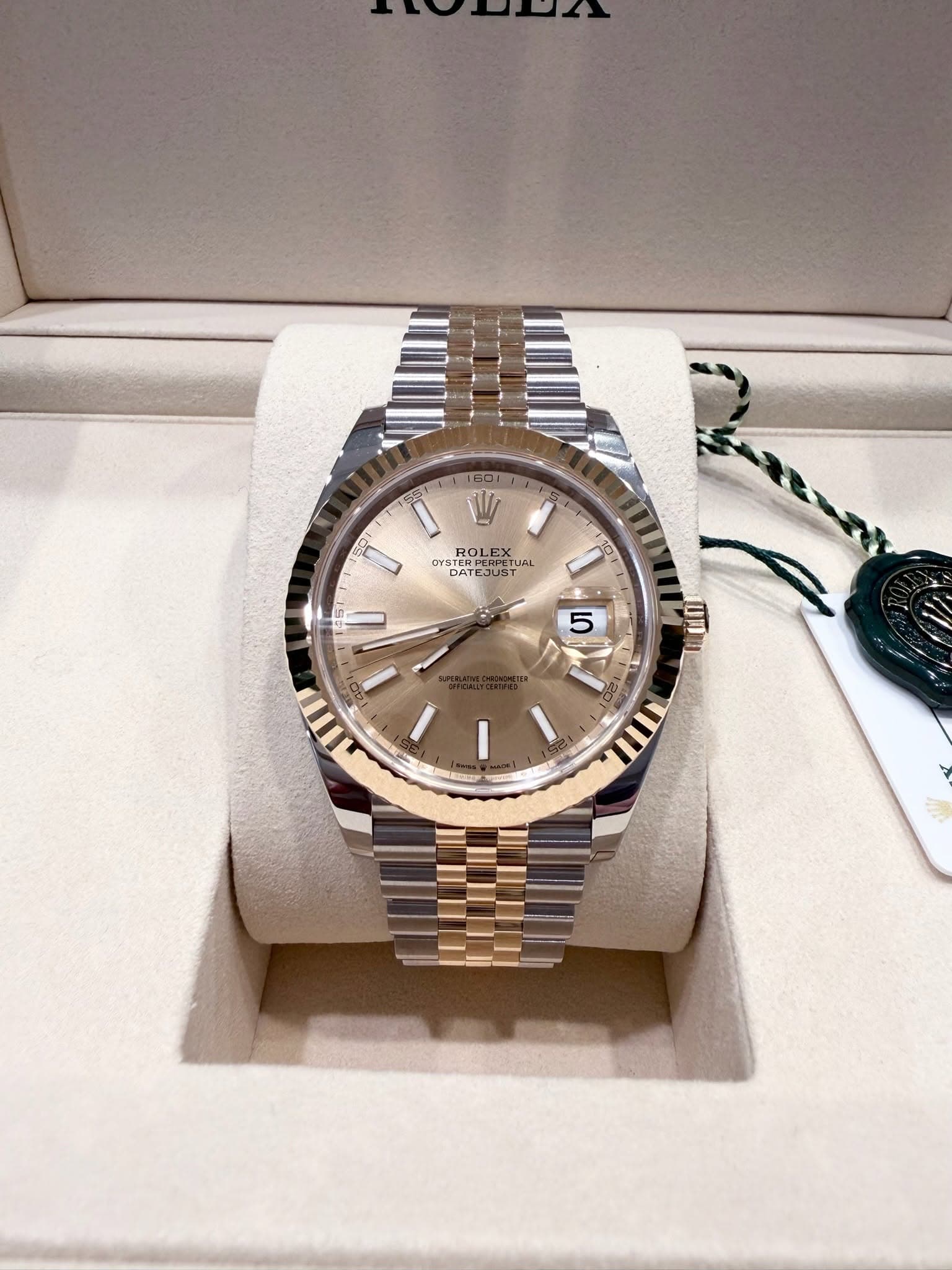 May be an image of wrist watch and text that says '160 ស្ា ROLEX OYST JAL DAT ፡ፓር IEJUS 5 ταμα IIII JUI'