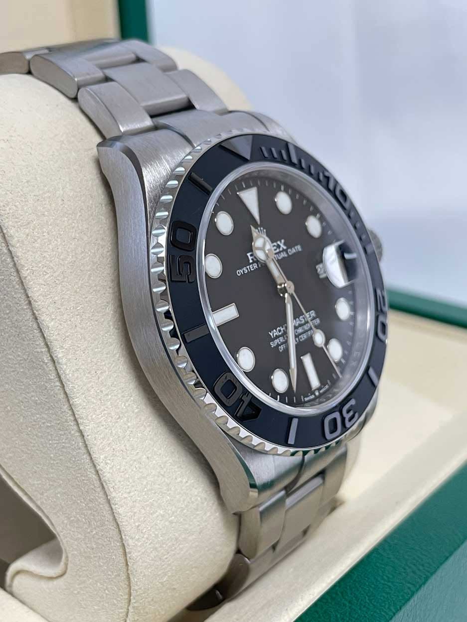 May be an image of wrist watch and text that says 'R OEX TUAL EX TUALDATE DATE OYSTER ਹ्क YACH AST 红V7 ER SUPERL OFF CENOF EN9 2 g 1 30 m'