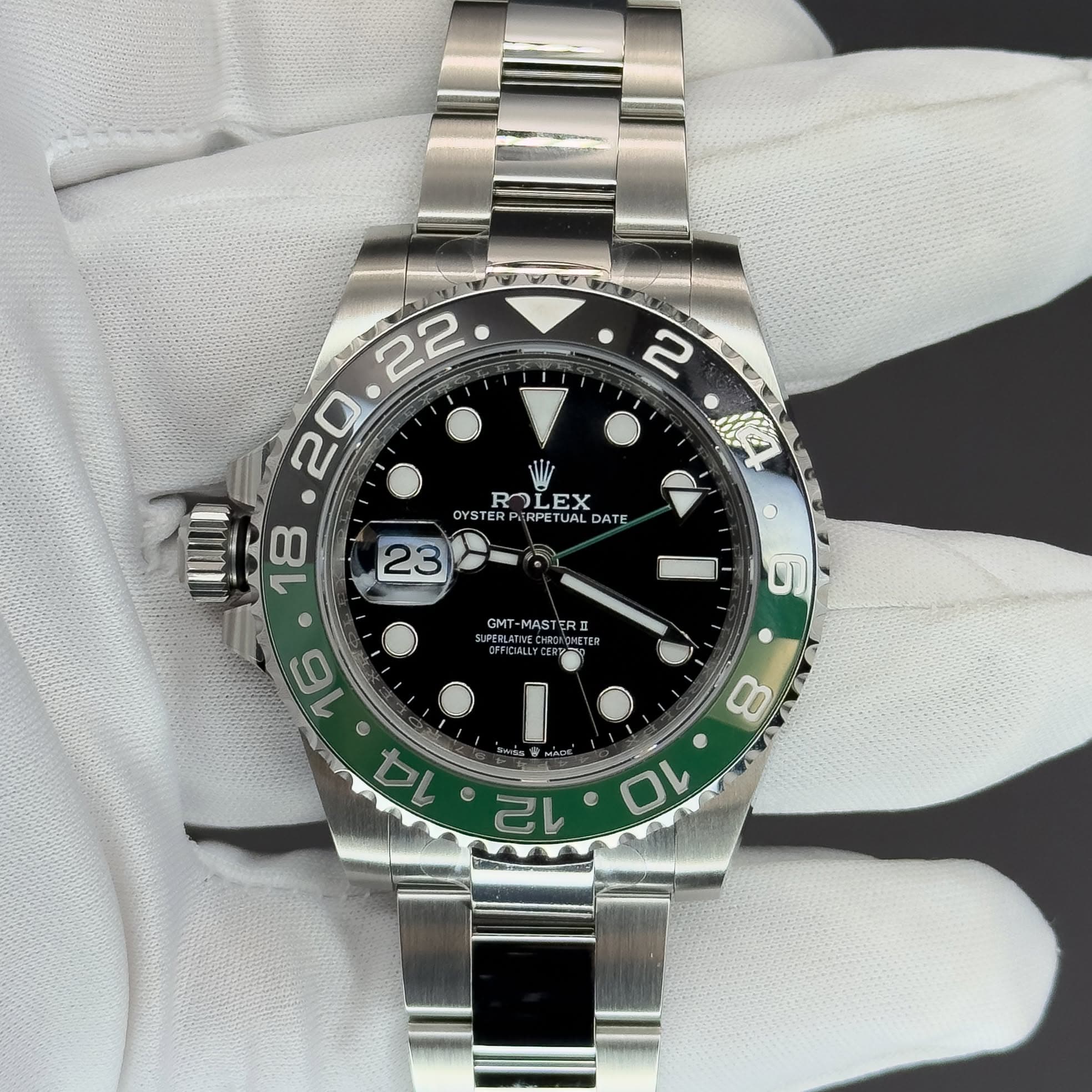 May be an image of wrist watch and text that says ' OLEX EX OYSTER YSTERPAR STERPRPETUAL TUAL UAL DATE RPETUAL o GMT-MASTERII PUETE GMT- CFFIRMAL PERLATINE 5 ر F ن Nás 12 •…